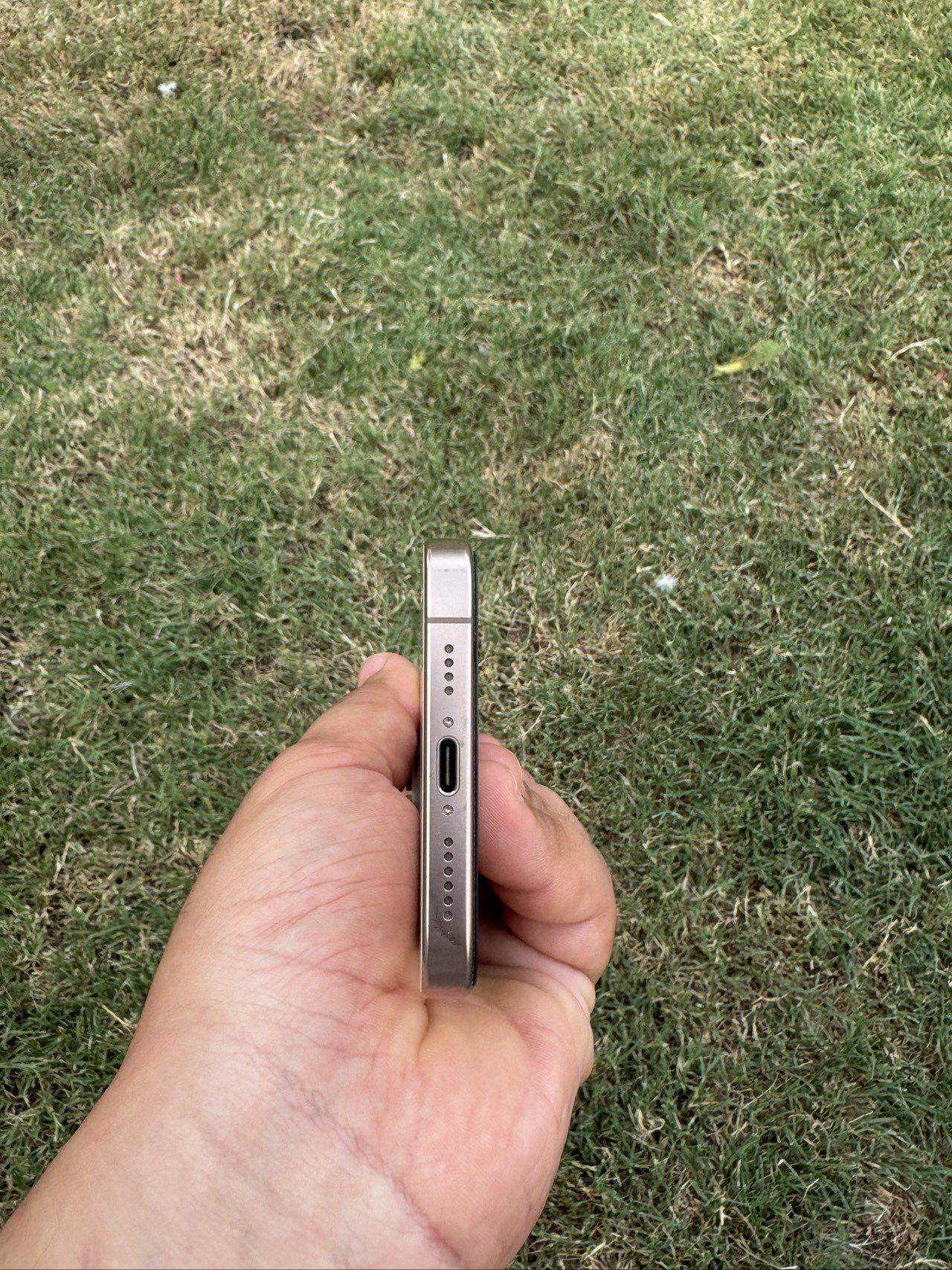 Apple iPhone 16 Pro Max — 1,400,000 د.ع