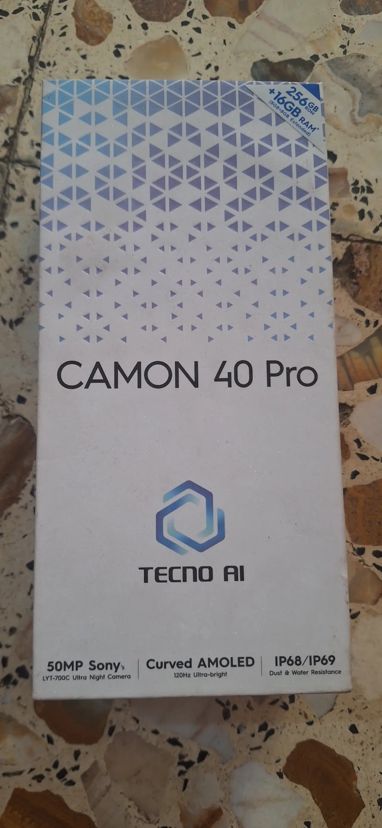 Tecno Camon 40 Pro — 300,000 د.ع