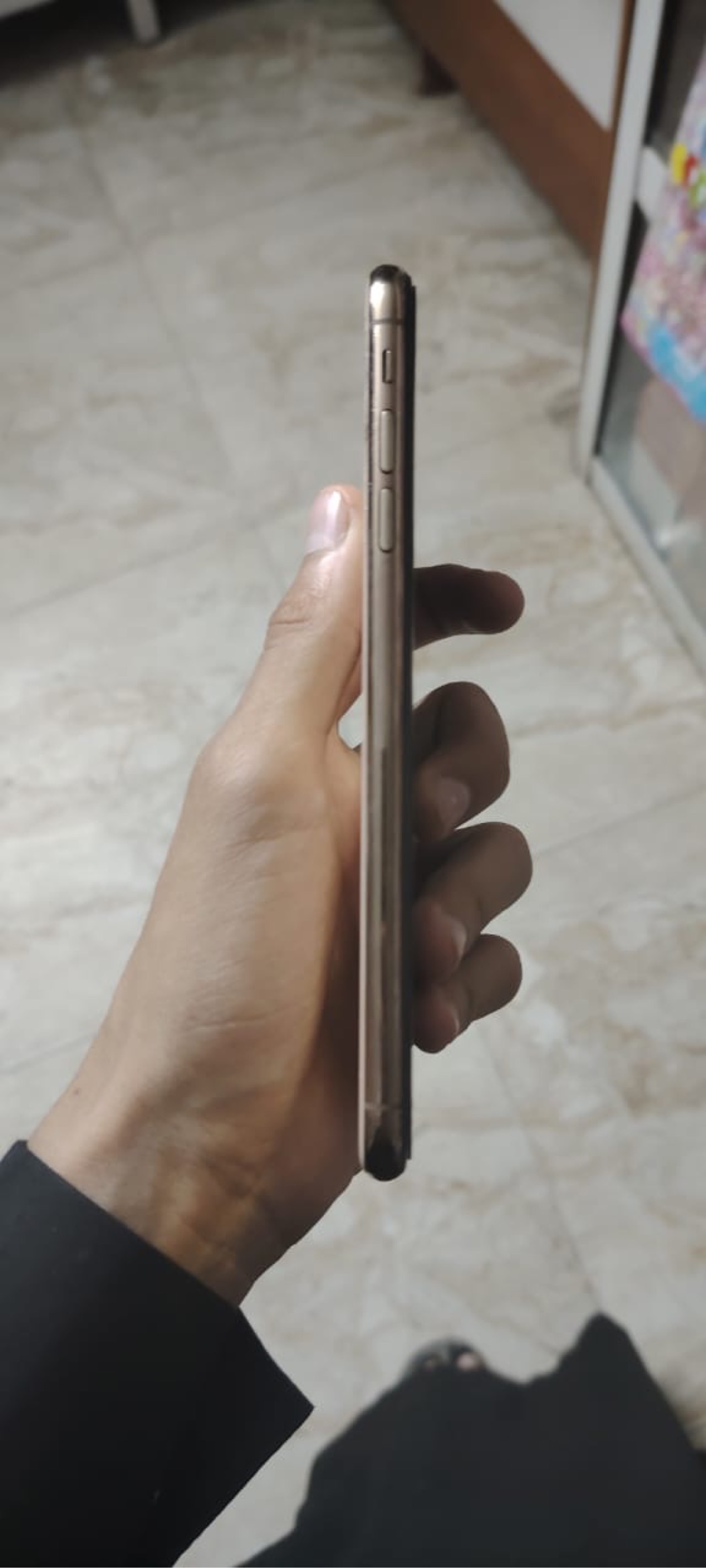 Apple xsmax — 180,000 د.ع