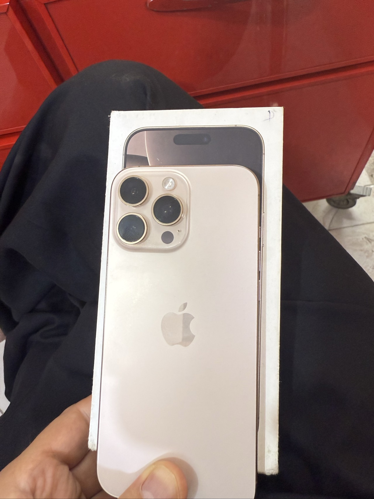 Apple iPhone 16 Pro Max — 1,275,000 د.ع