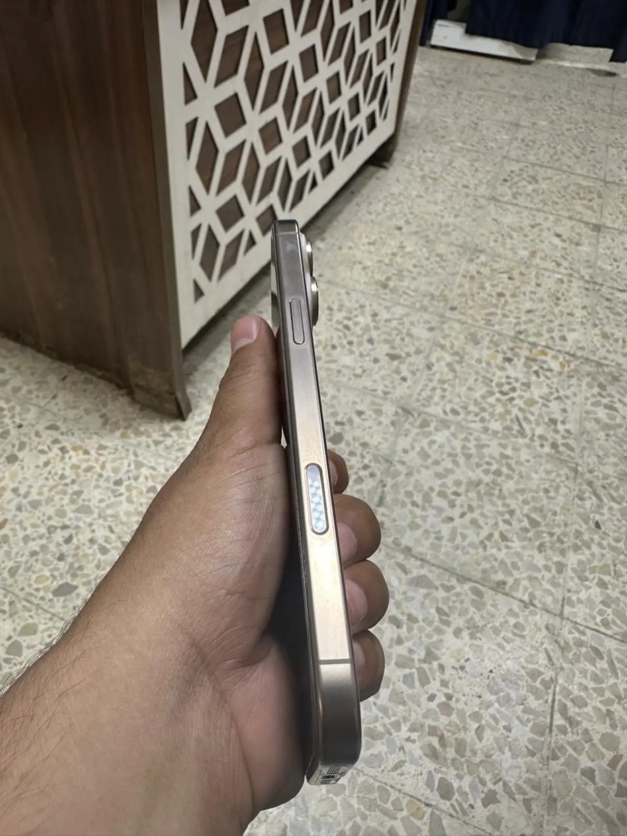 Apple iPhone 16 Pro Max — 1,600,000 د.ع