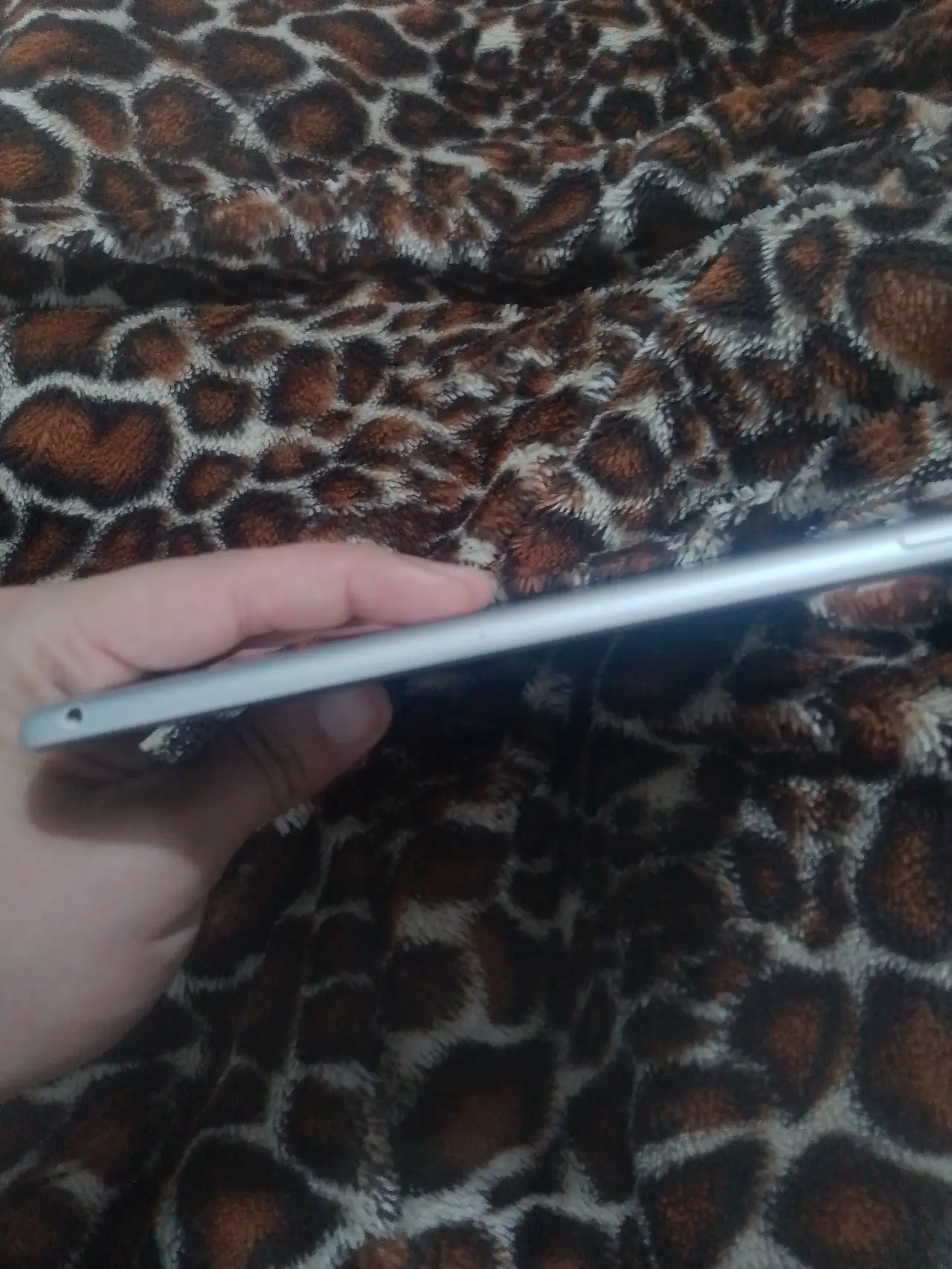 Apple iPad 9 — 375,000 د.ع