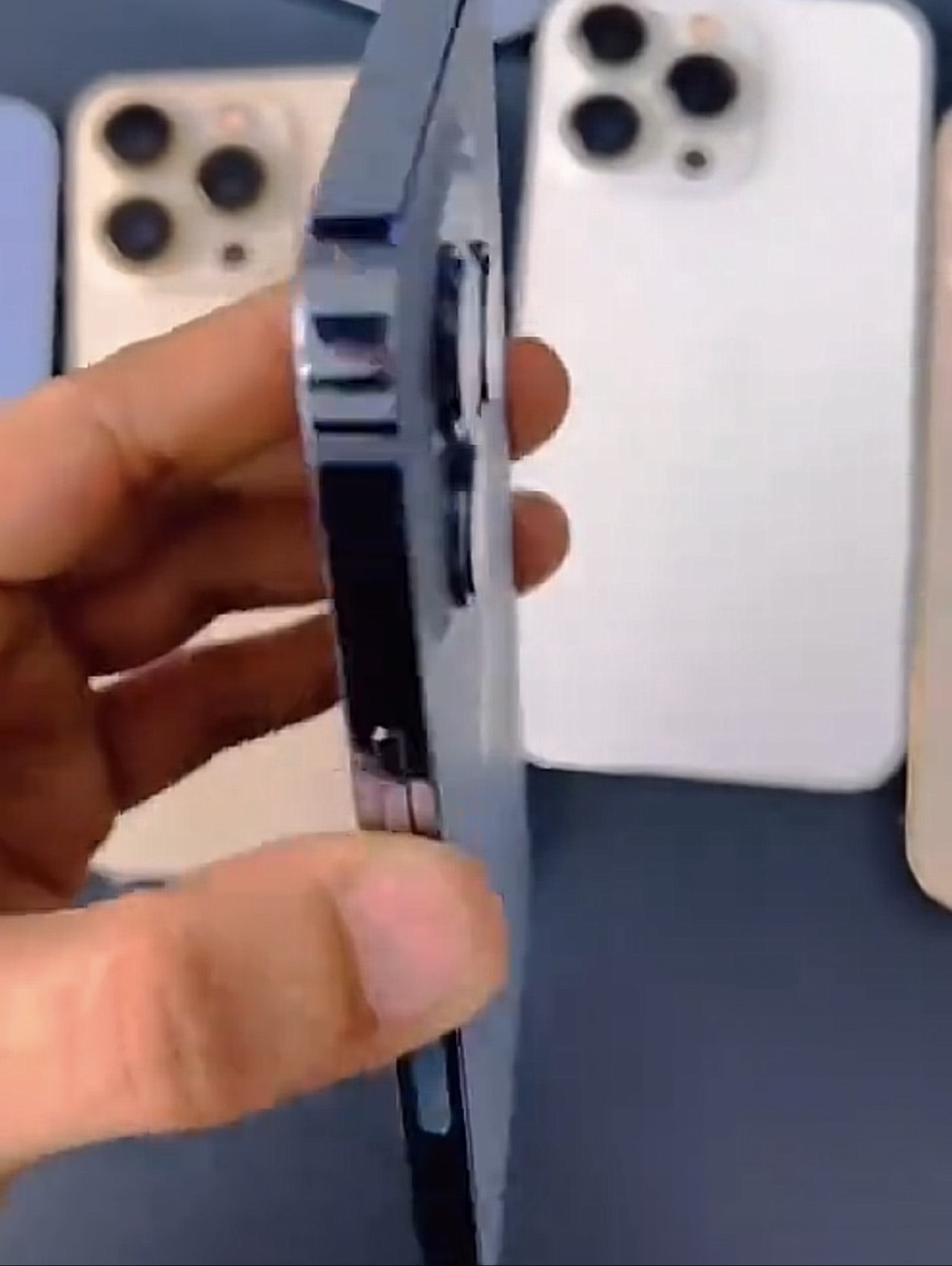 Apple iPhone 13 Pro Max — 550,000 د.ع