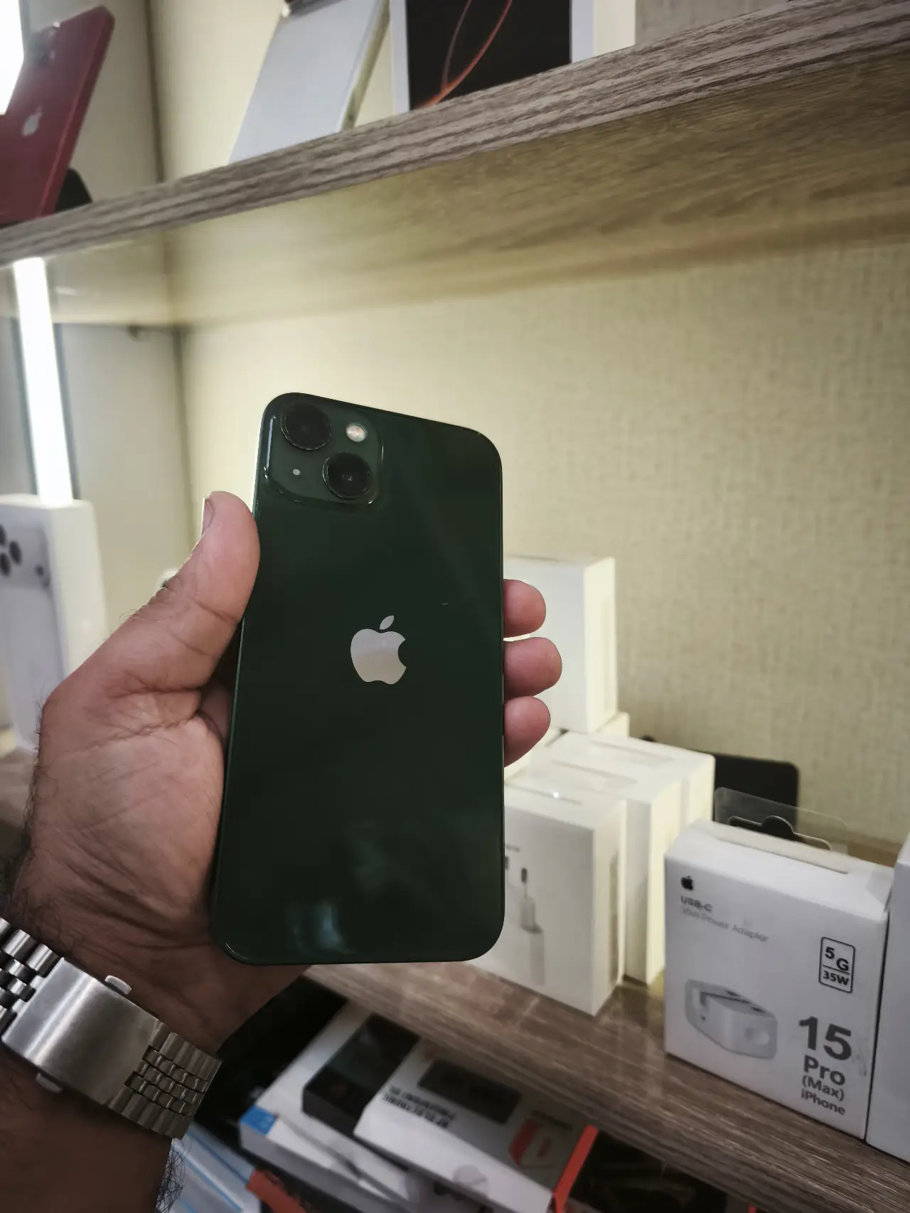 Apple iPhone 13 — 450,000 د.ع