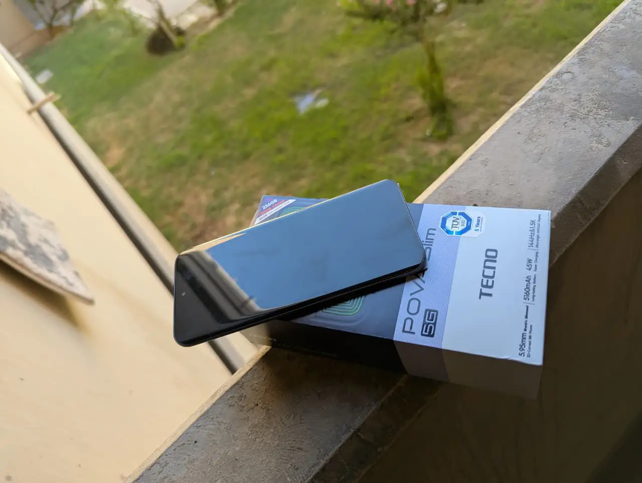 Tecno POVA Slim 5G — 300,000 د.ع