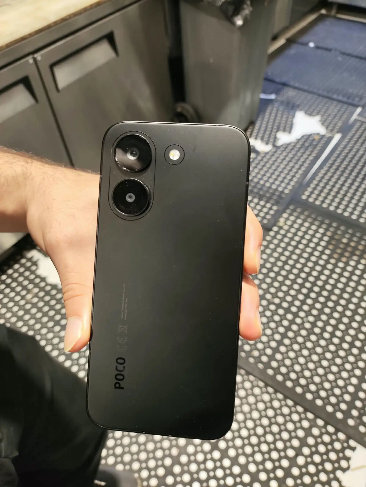 POCO x8 pro — 600,000 د.ع