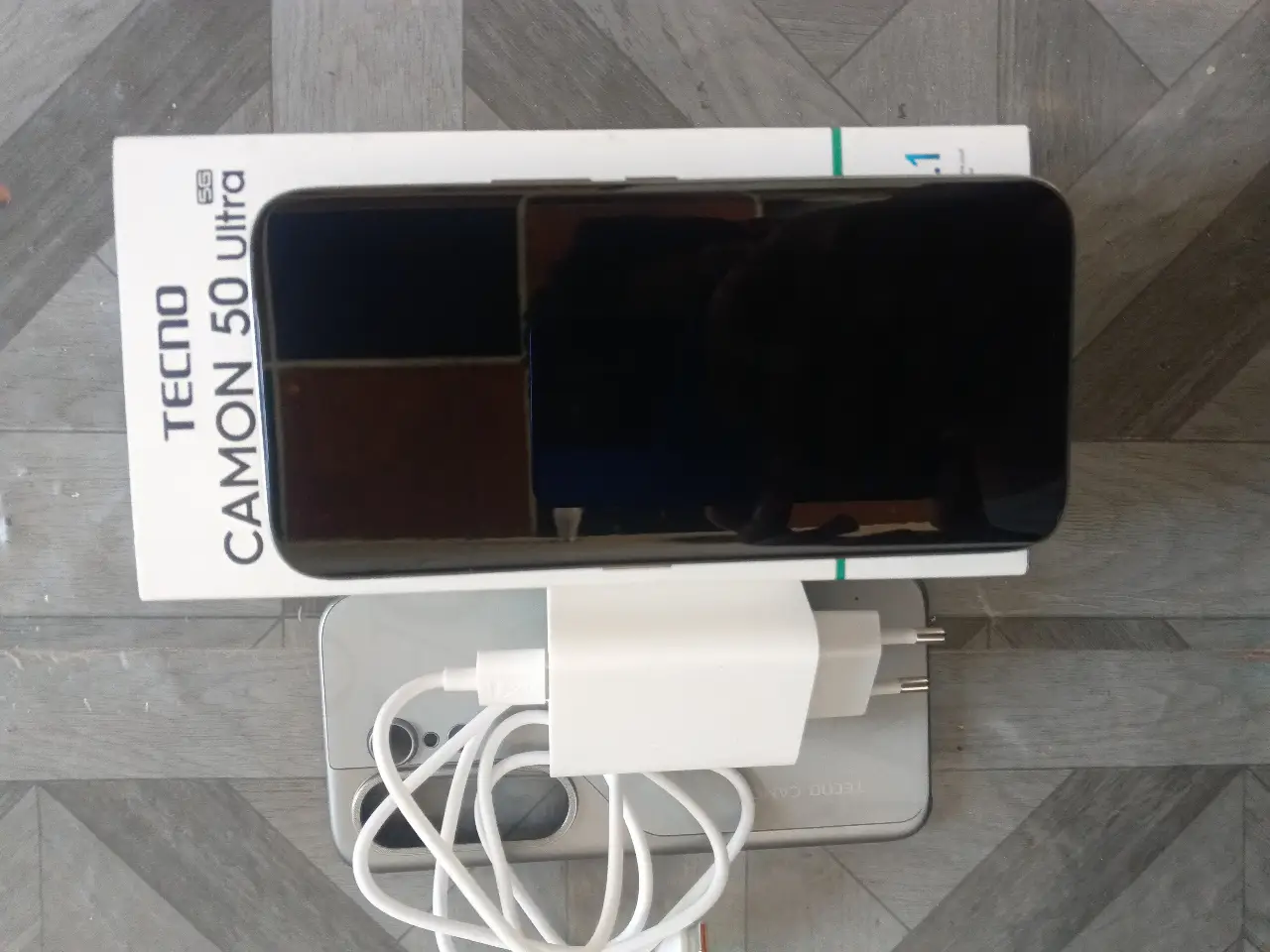 Tecno Camon 50 Ultra — 480,000 د.ع