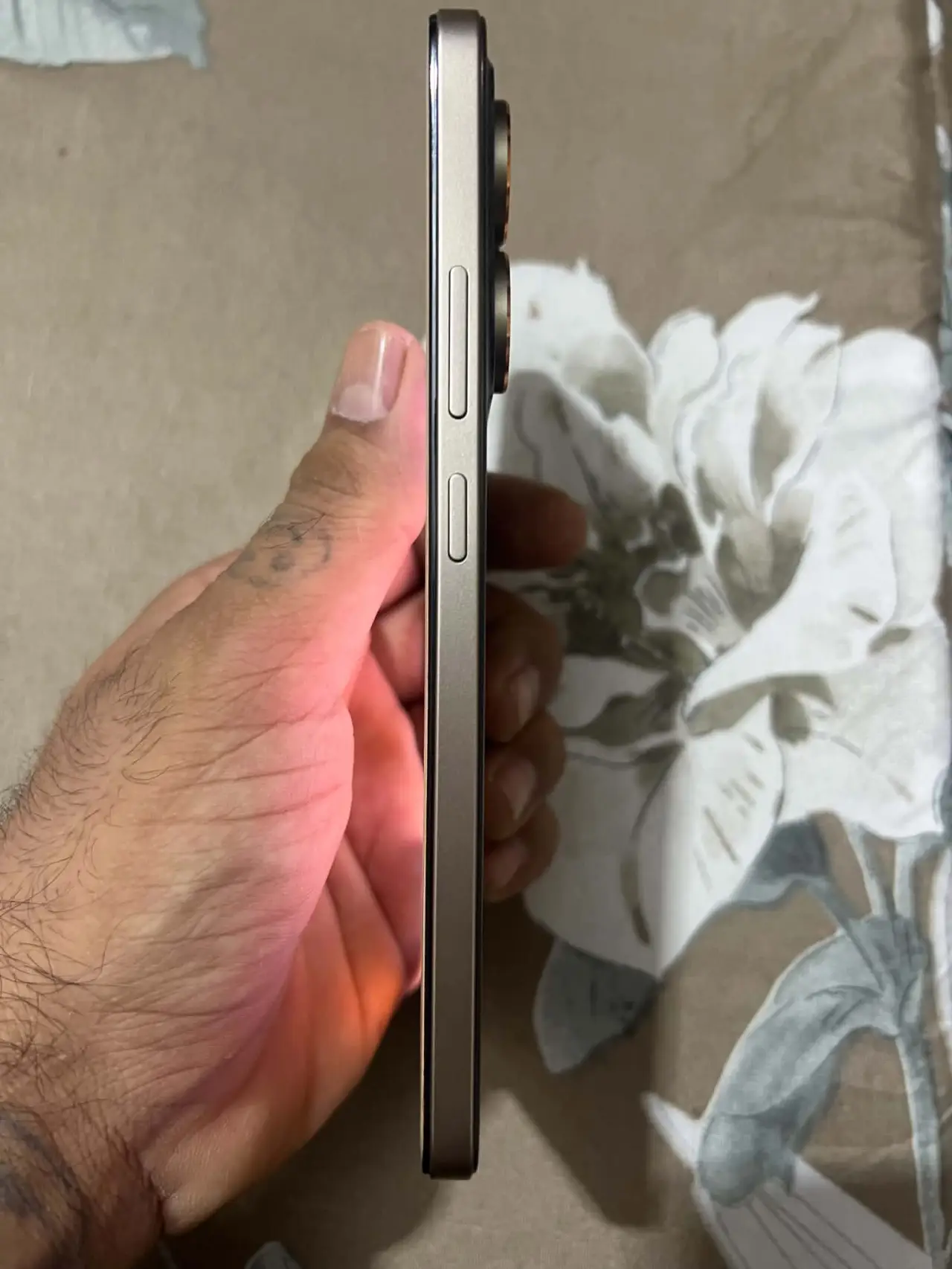 Realme V15 5G — 500,000 د.ع
