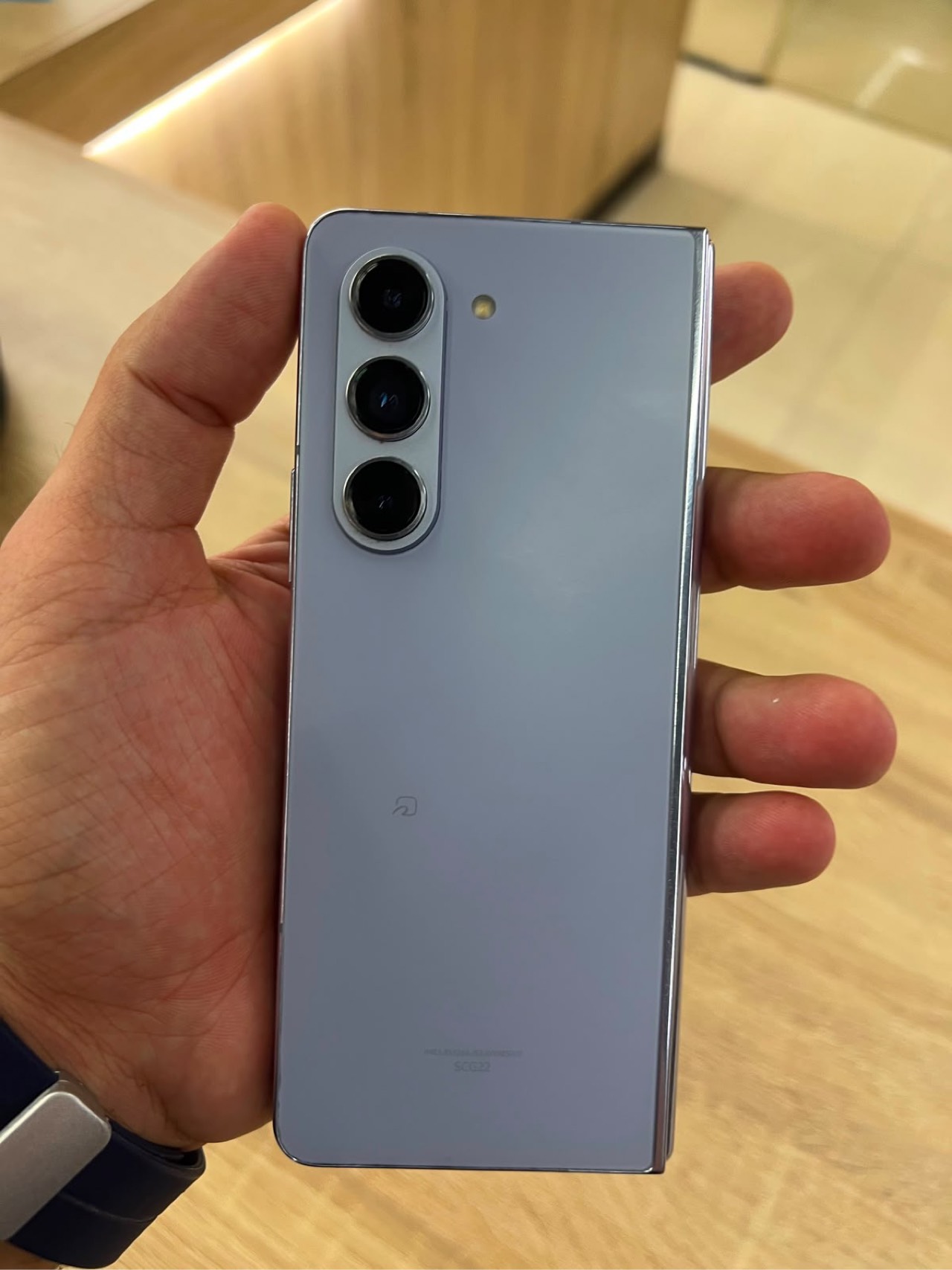 Samsung Z Fold 5 — 610,000 د.ع