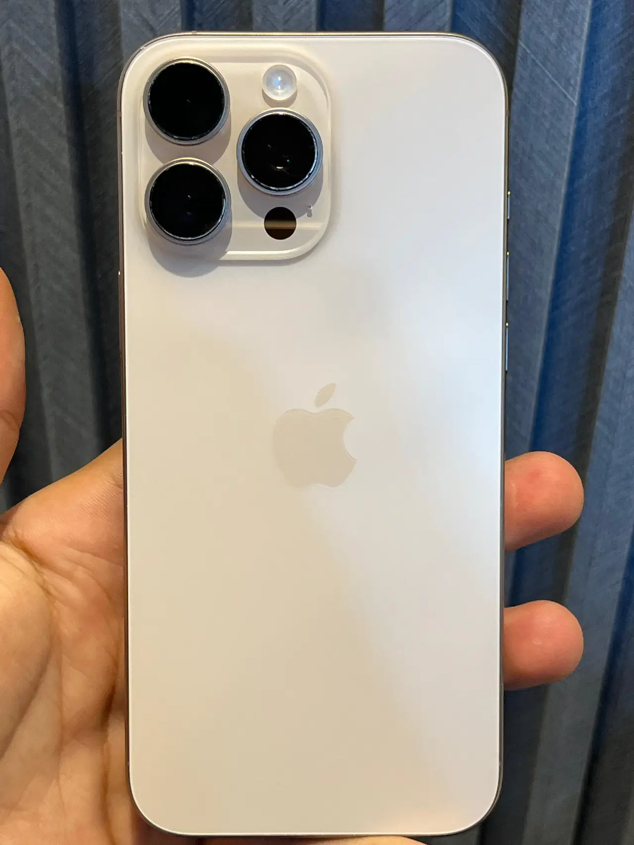Apple iPhone 16 Pro Max — 1,450,000 د.ع
