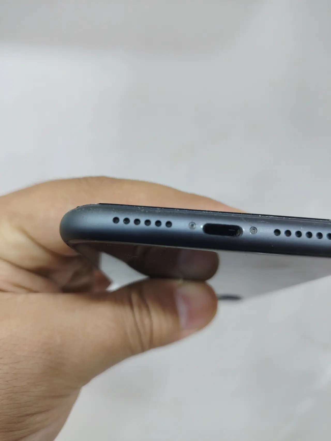 Apple iPhone 11 — 350,000 د.ع