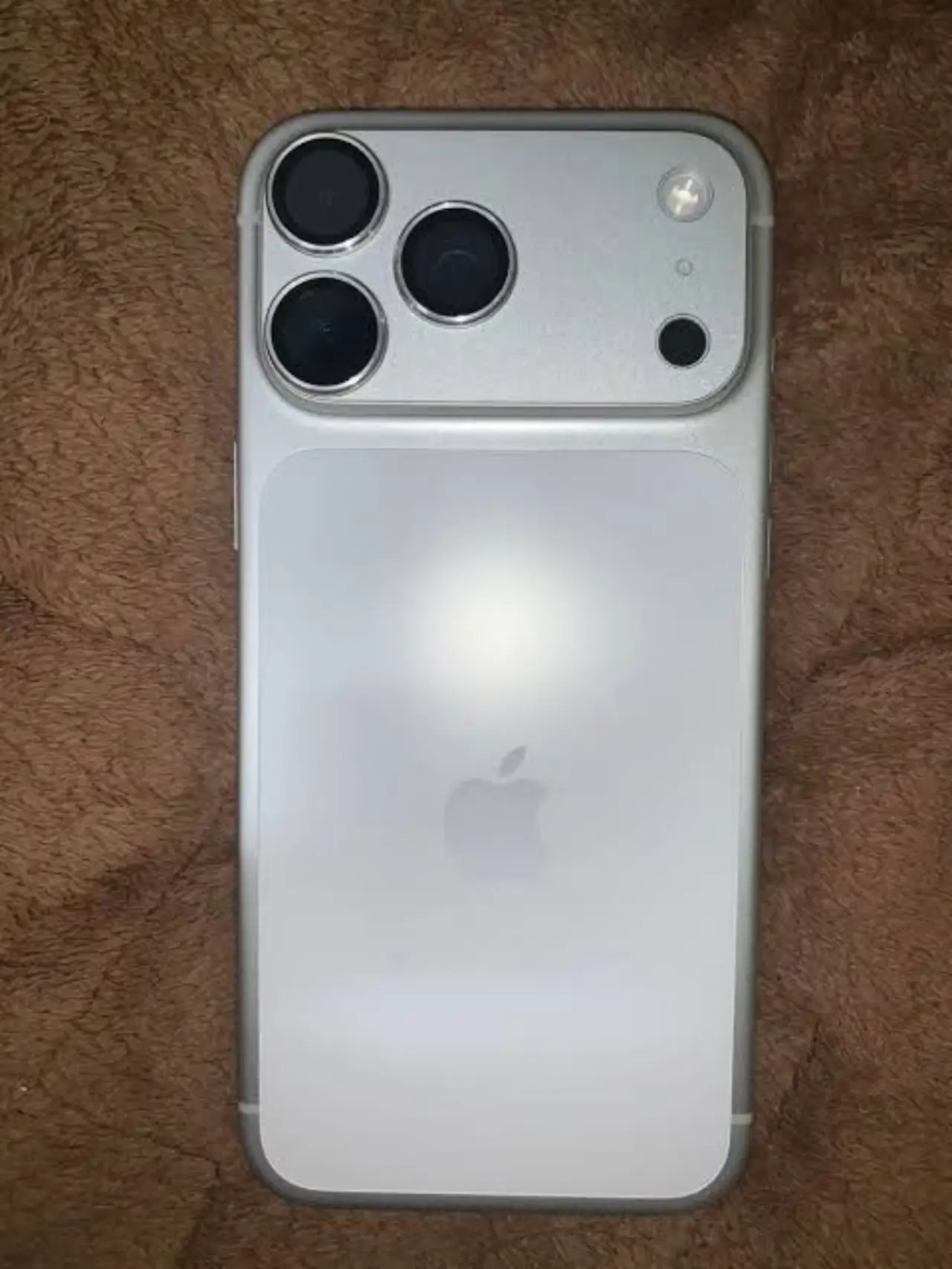 Apple 17 Pro Max — 1,800,000 د.ع