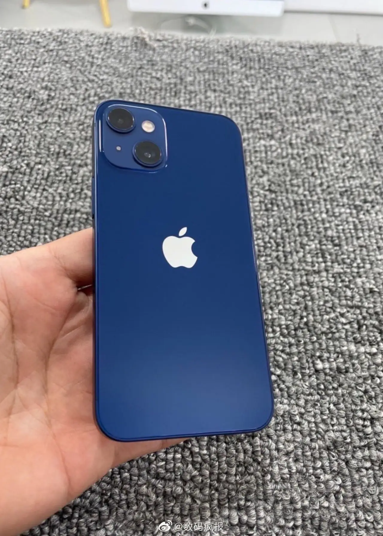 Apple iPhone 13