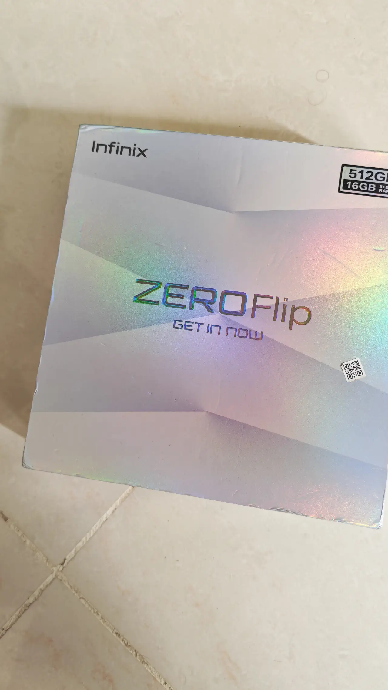Infinix Zero Flip — 400,000 د.ع