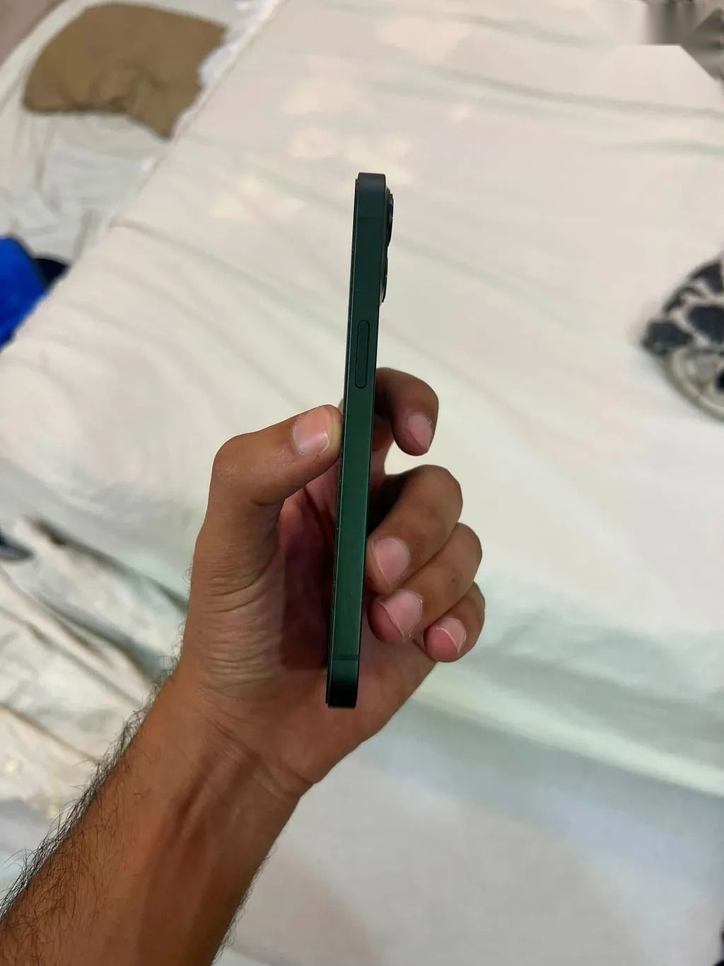 Apple iPhone 13 — 550,000 د.ع