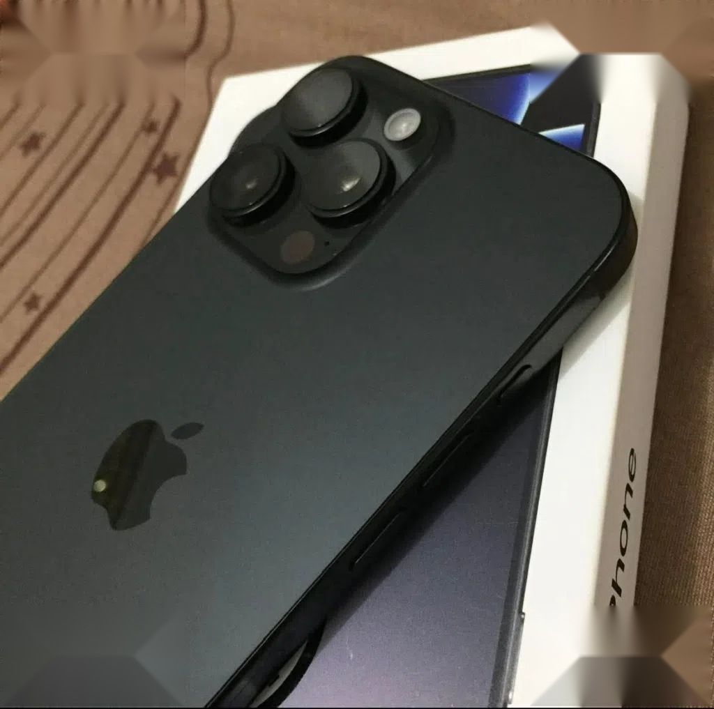 Apple iPhone 16 Pro Max — 1,300,000 د.ع