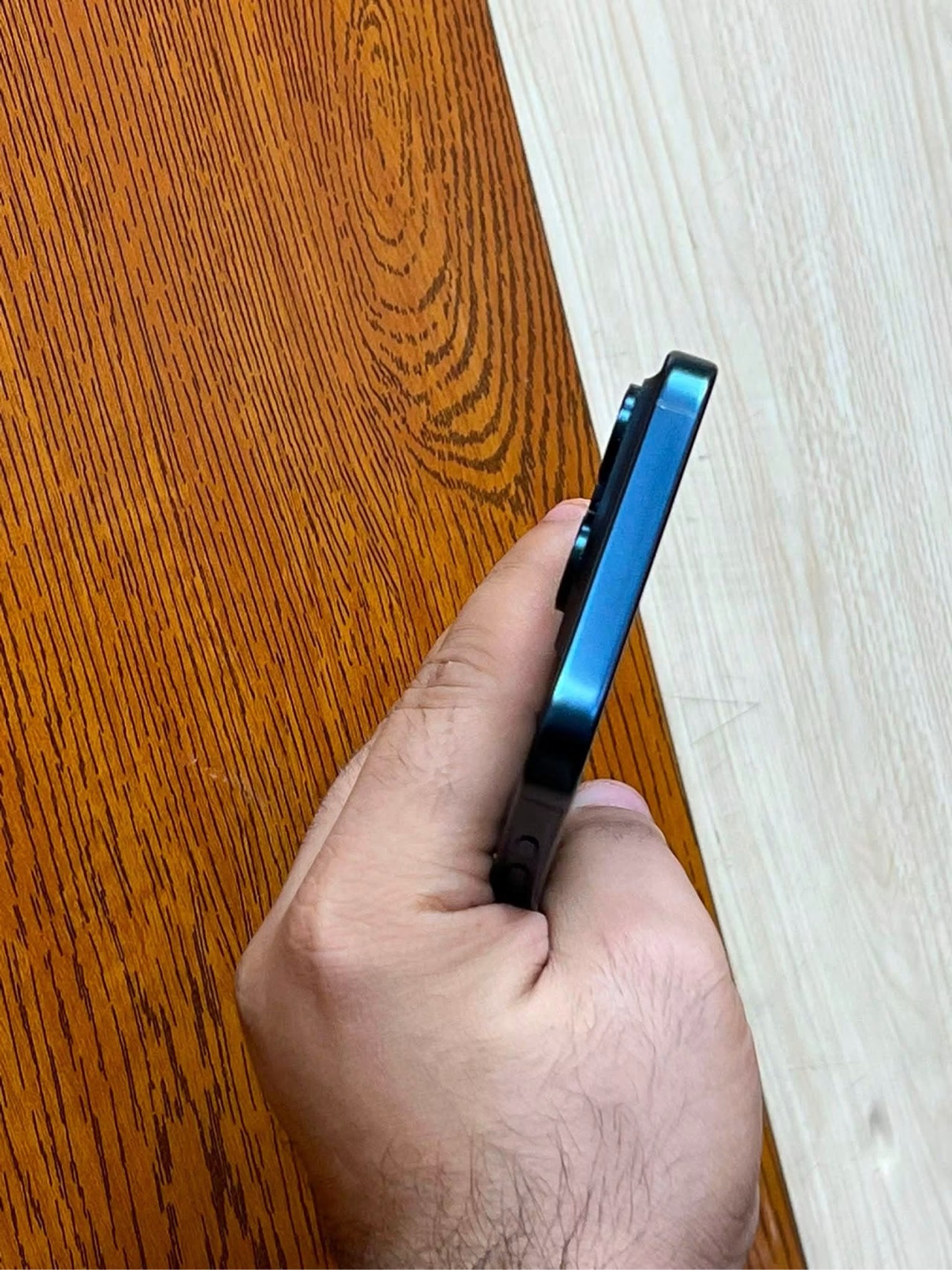 Apple 15pro max — 925,000 د.ع