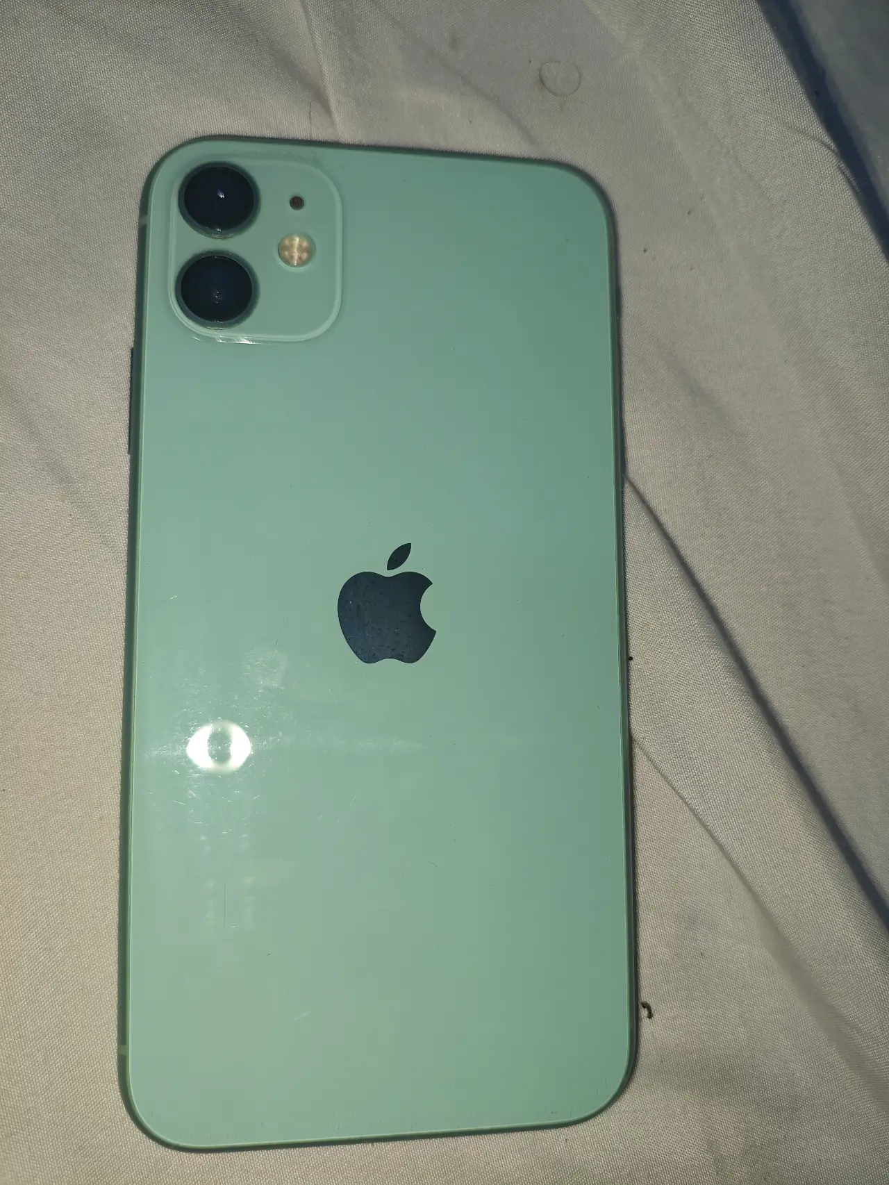 Apple iPhone 11 — 225,000 د.ع