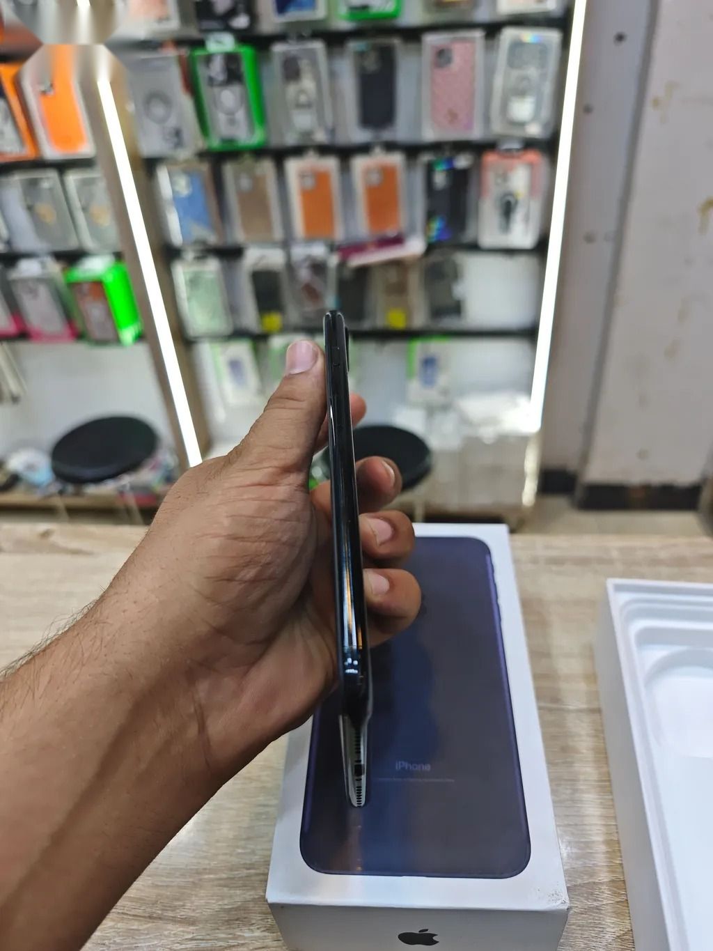 Apple iPhone 7 Plus — 125,000 د.ع
