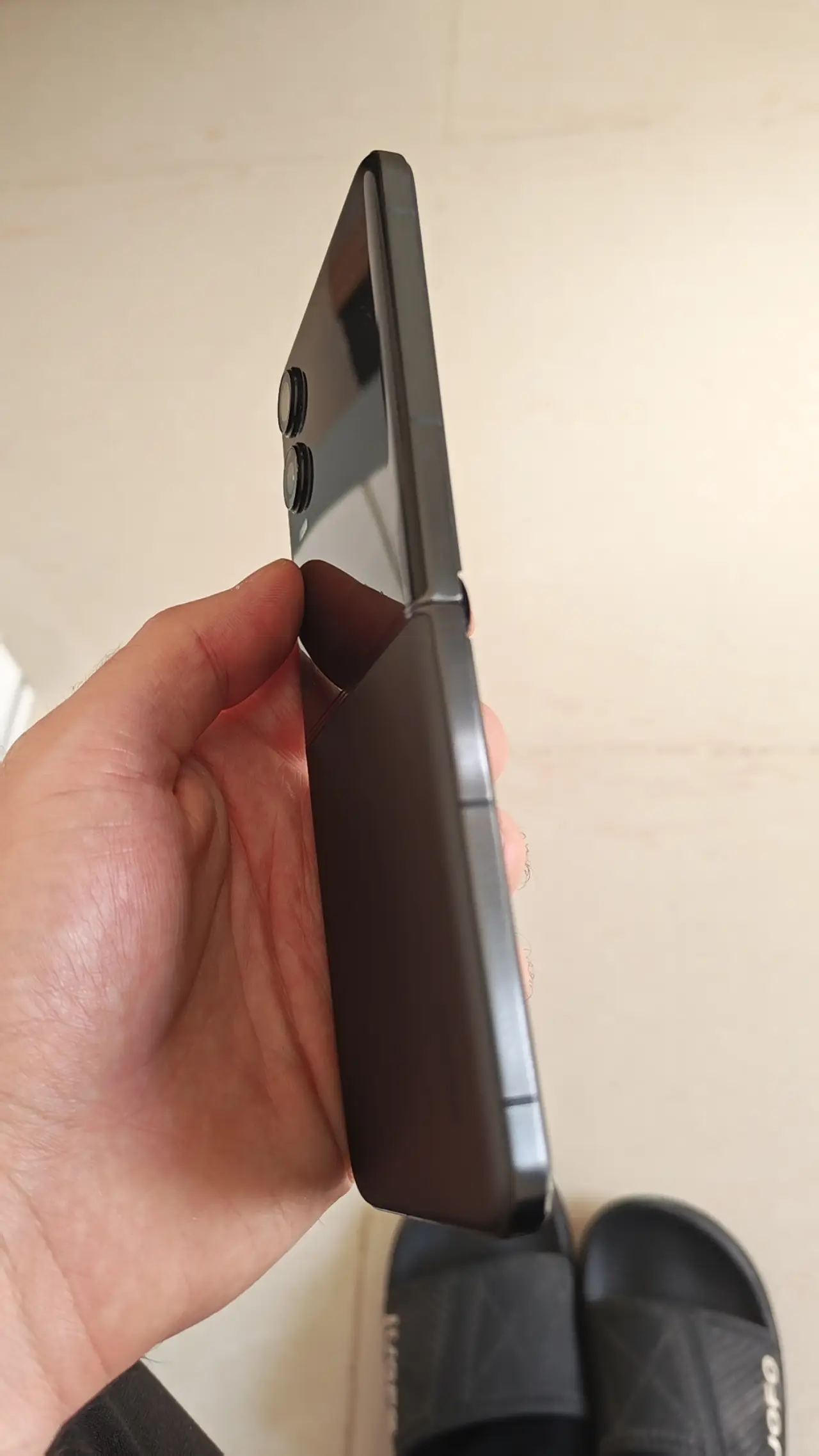 Infinix Zero Flip — 400,000 د.ع