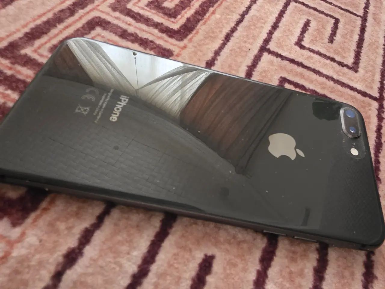 Apple iPhone 8 Plus — 150,000 د.ع
