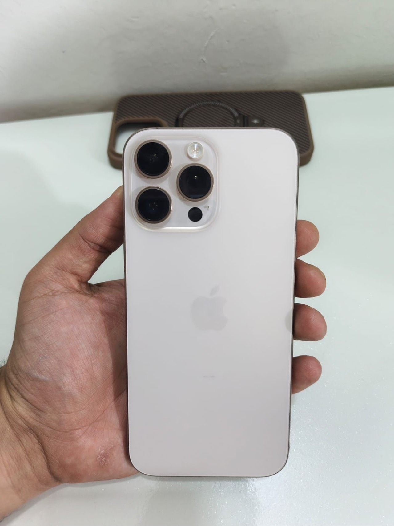 Apple 16 Pro Max — 1,300,000 د.ع