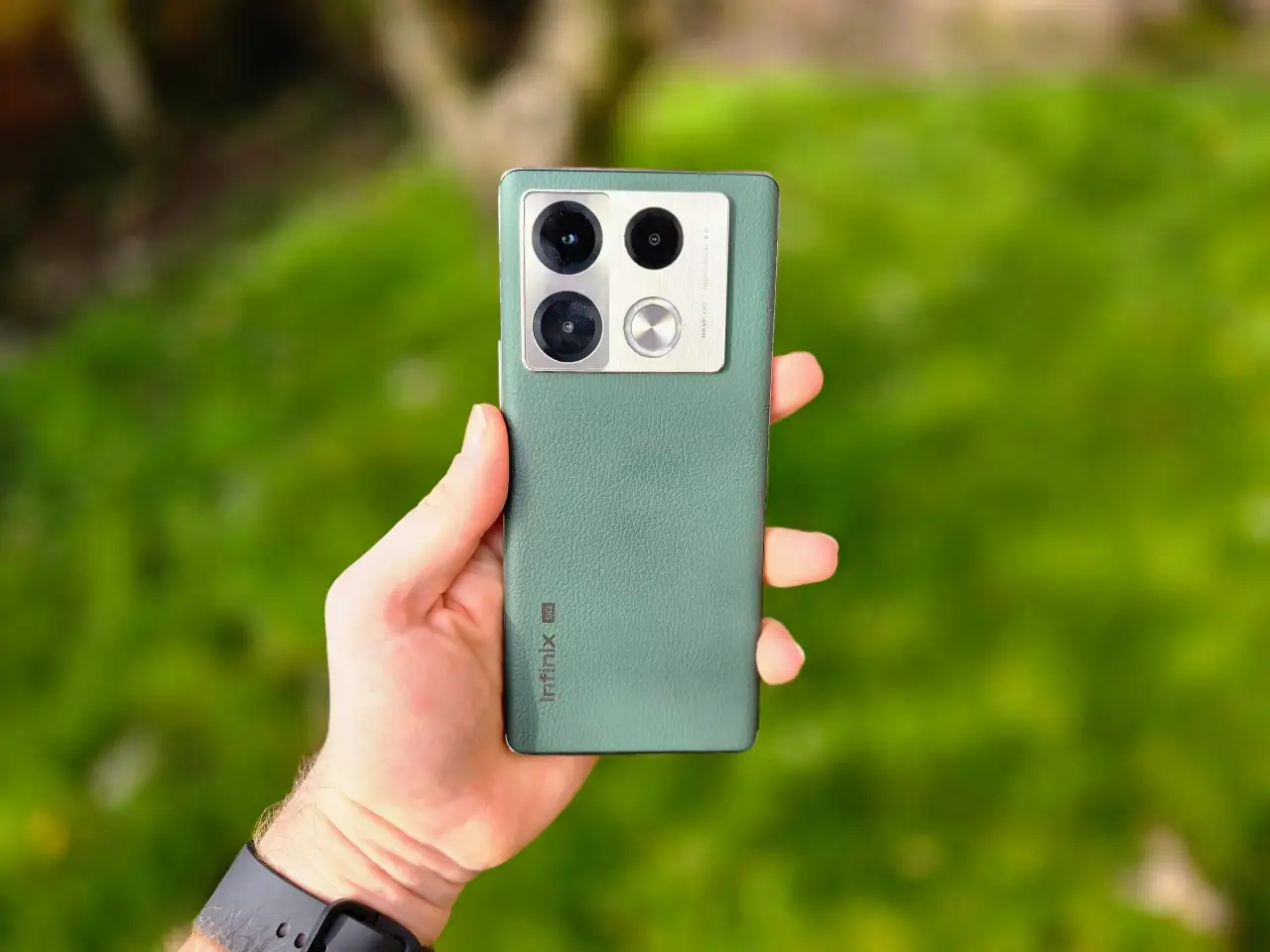 Infinix Note 40 Pro — 300,000 د.ع