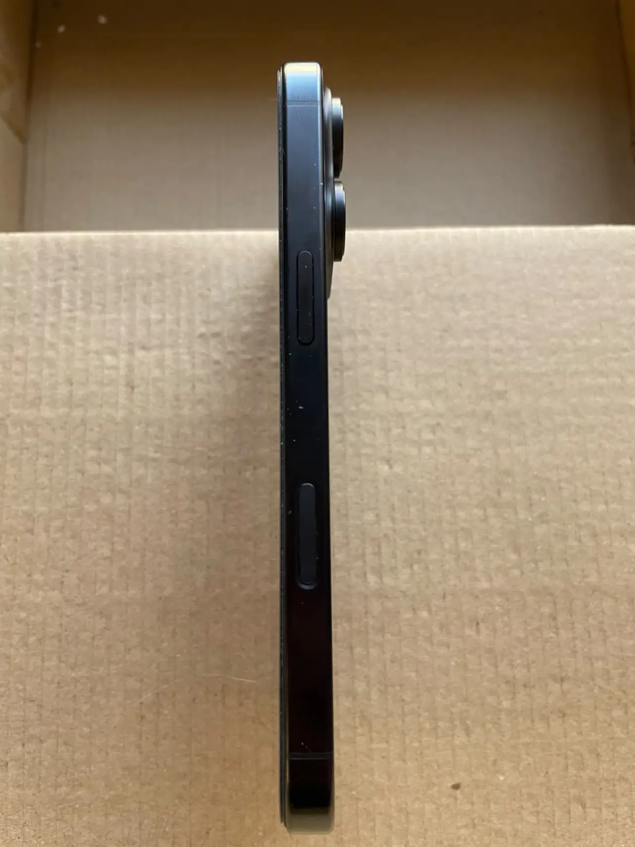 Apple iPhone 16 Pro — 850,000 د.ع