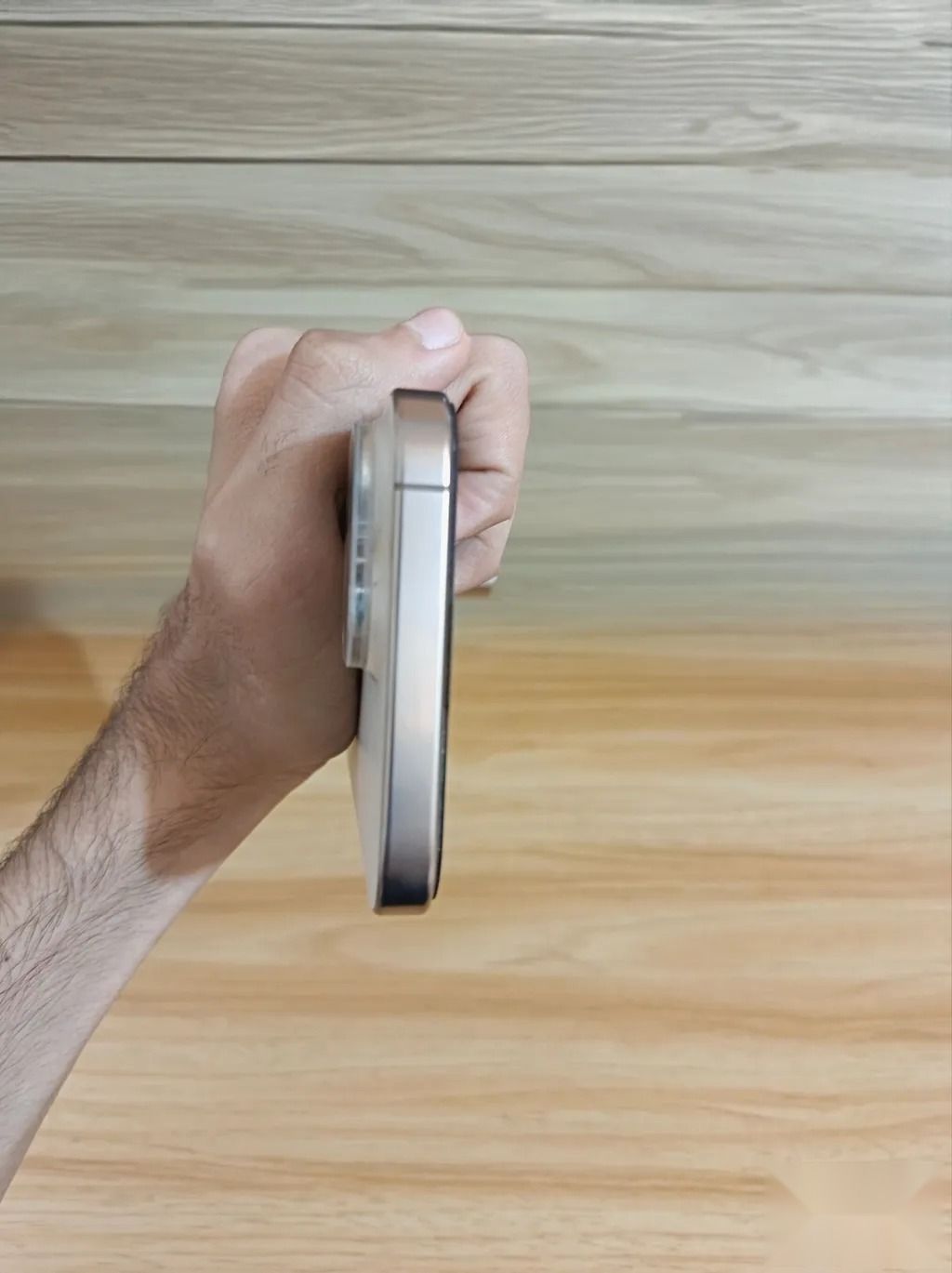 Apple iPhone 16 Pro Max — 1,550,000 د.ع