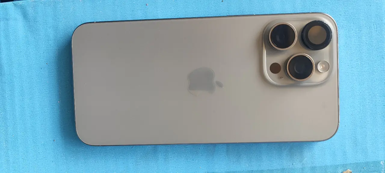 Apple iPhone 15 Pro Max — 1,250,000 د.ع