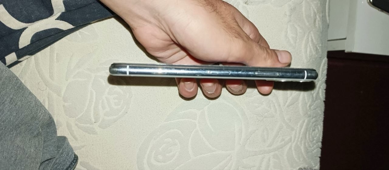 Apple iPhone 11 Pro Max — 350,000 د.ع