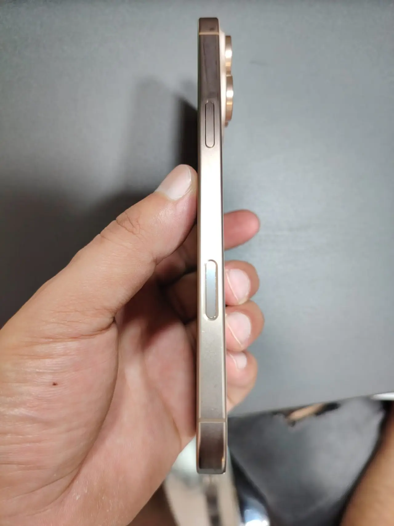 Apple iPhone 16 Pro Max — 1,250,000 د.ع