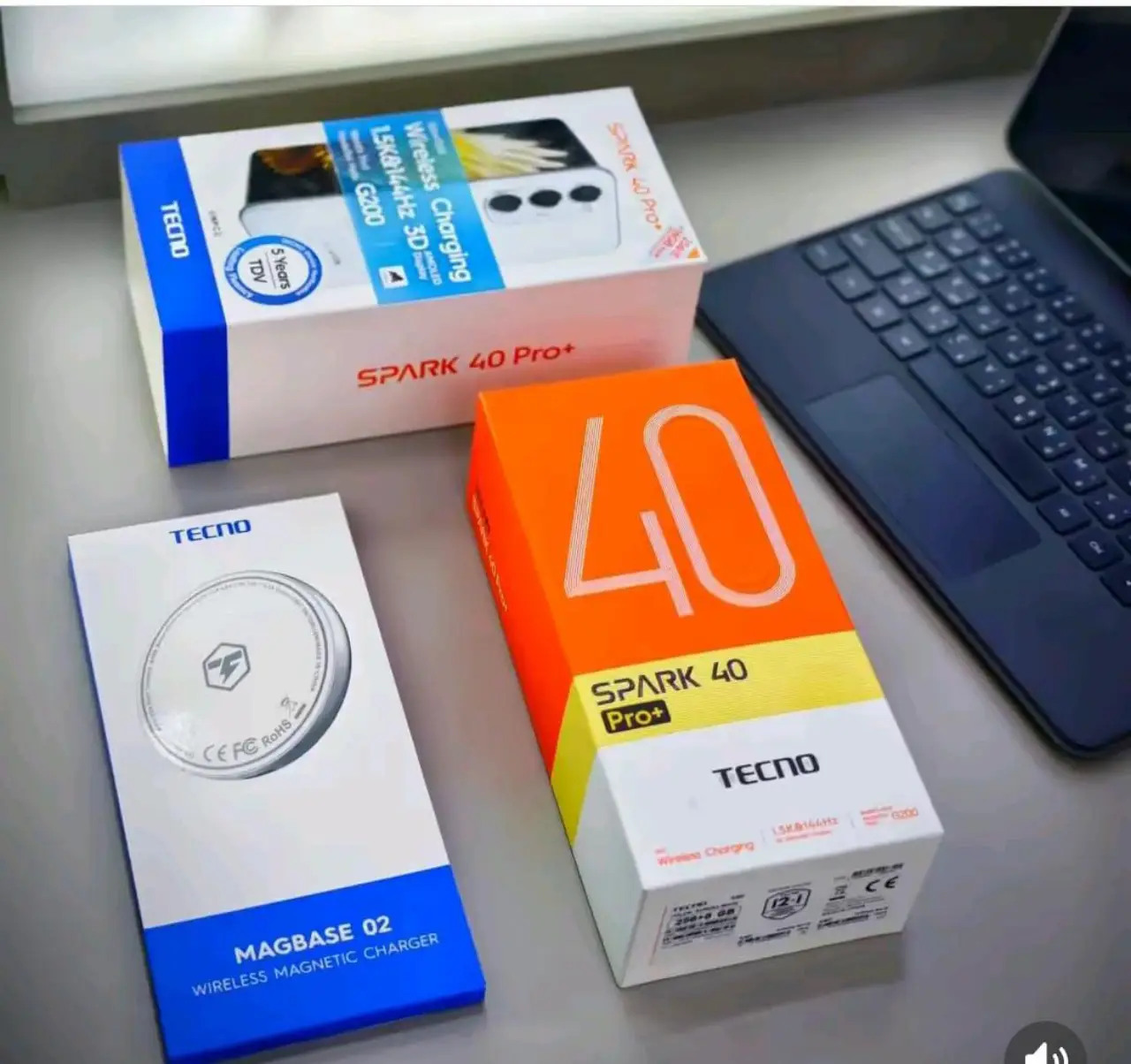 Tecno Spark 40 Pro+ — 325,000 د.ع