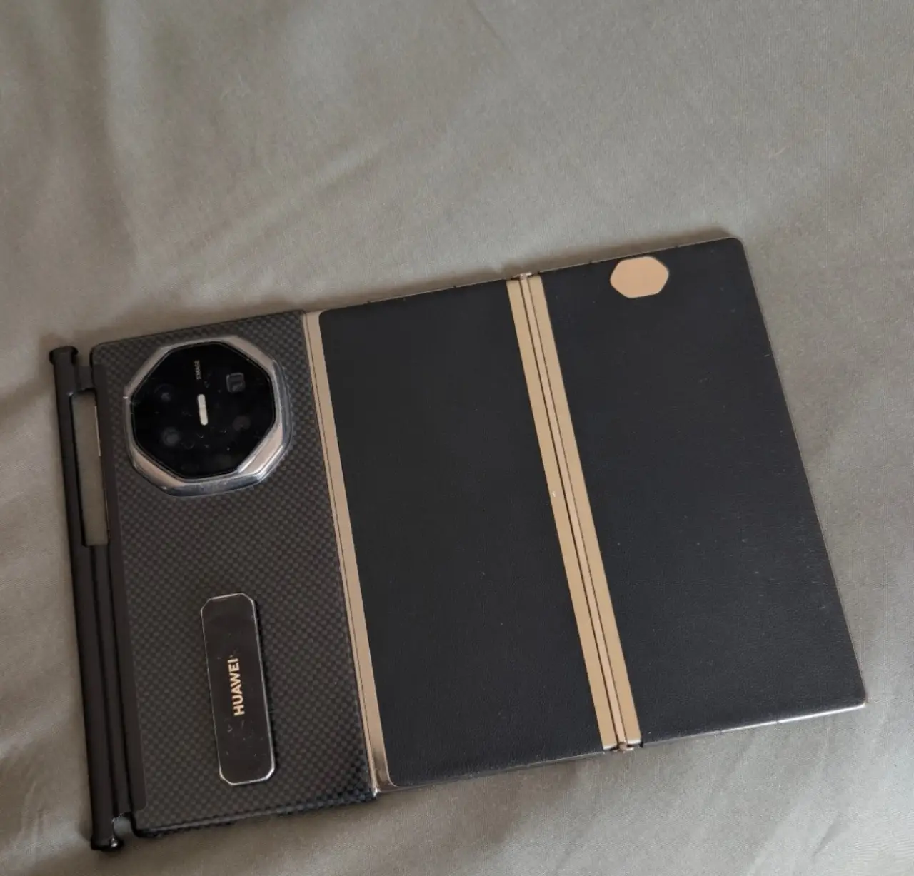 Huawei Mate XT Ultimate — 3,000,000 د.ع