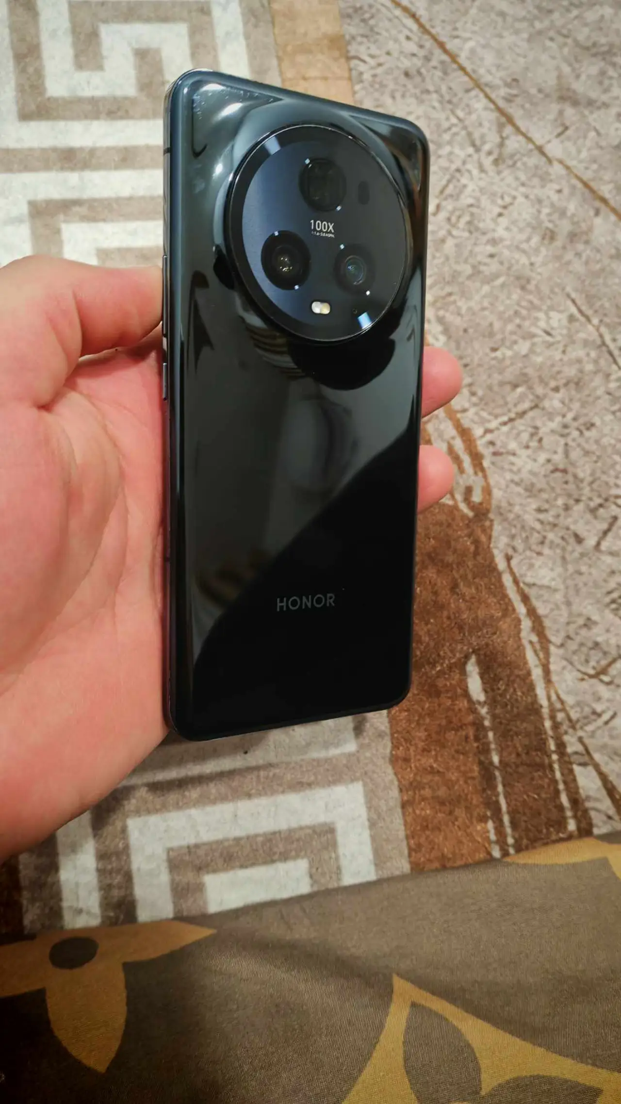Honor Magic5 Pro — 455,000 د.ع
