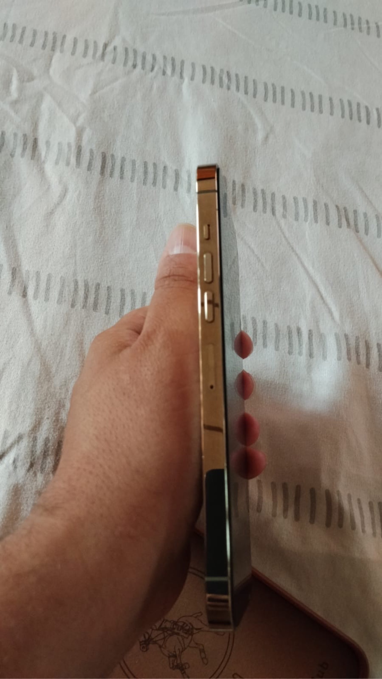 Apple iPhone 13 Pro Max — 700,000 د.ع