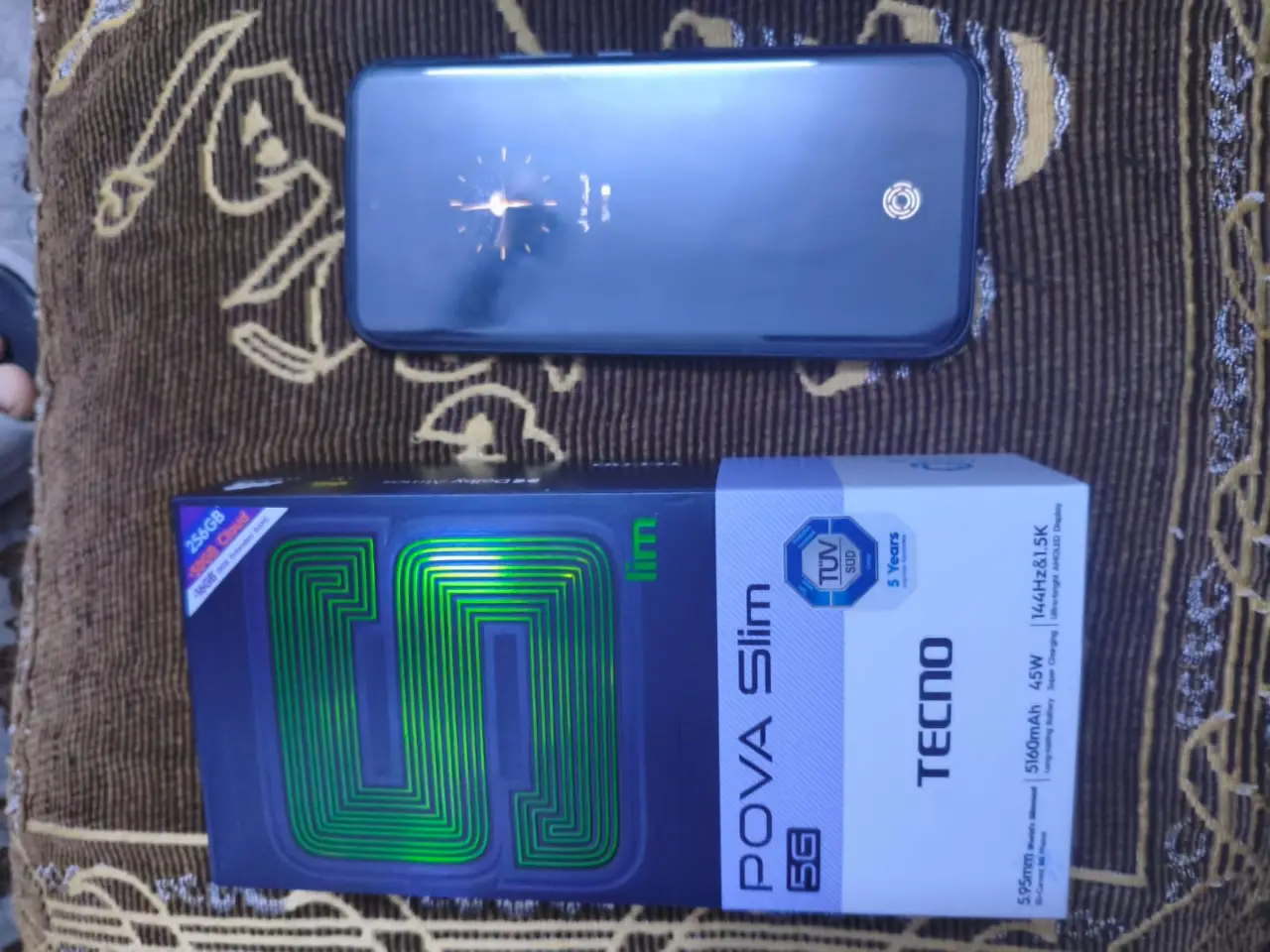 Tecno Pova slim 5G — 300,000 د.ع