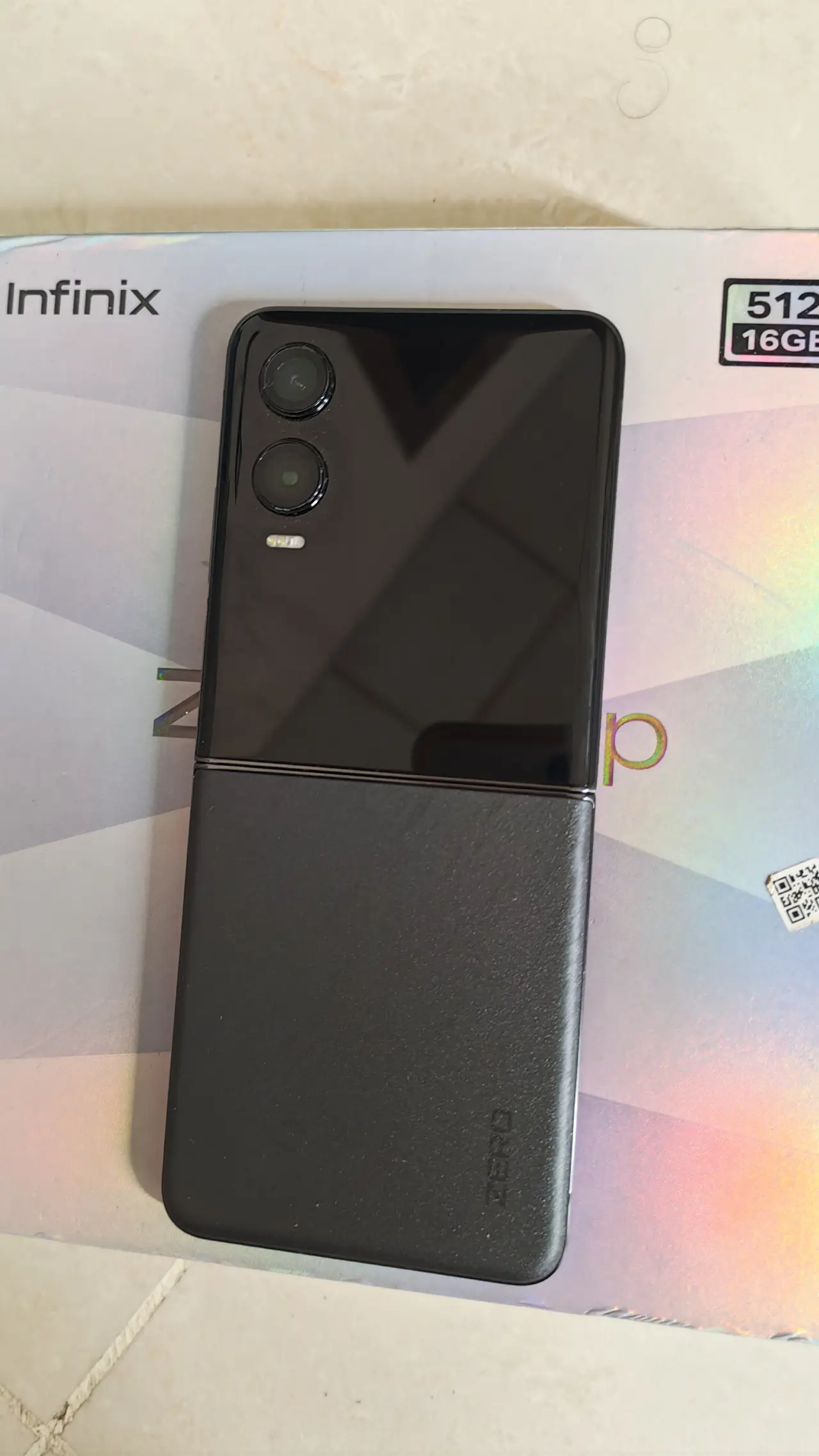 Infinix Zero Flip — 400,000 د.ع
