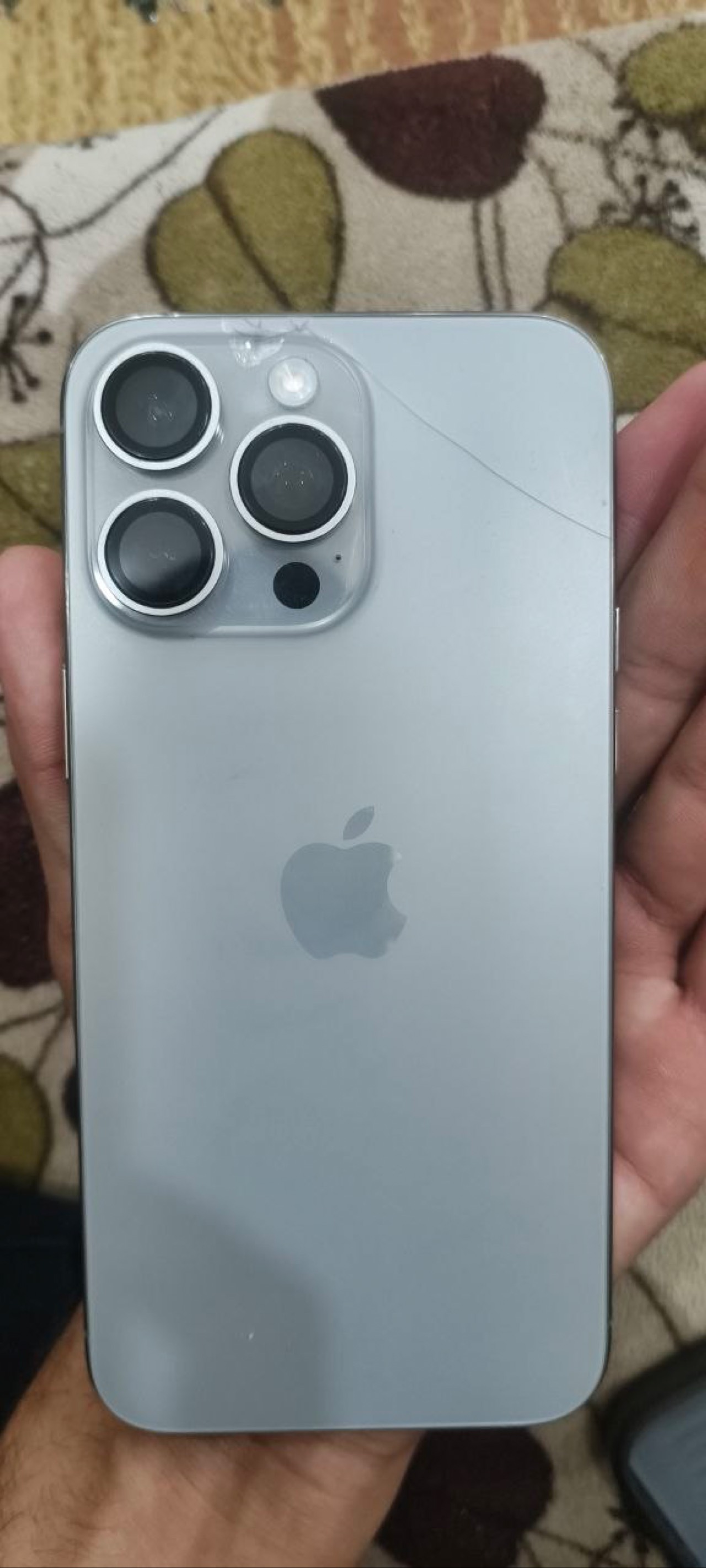 Apple iPhone 15 Pro Max — 700,000 د.ع