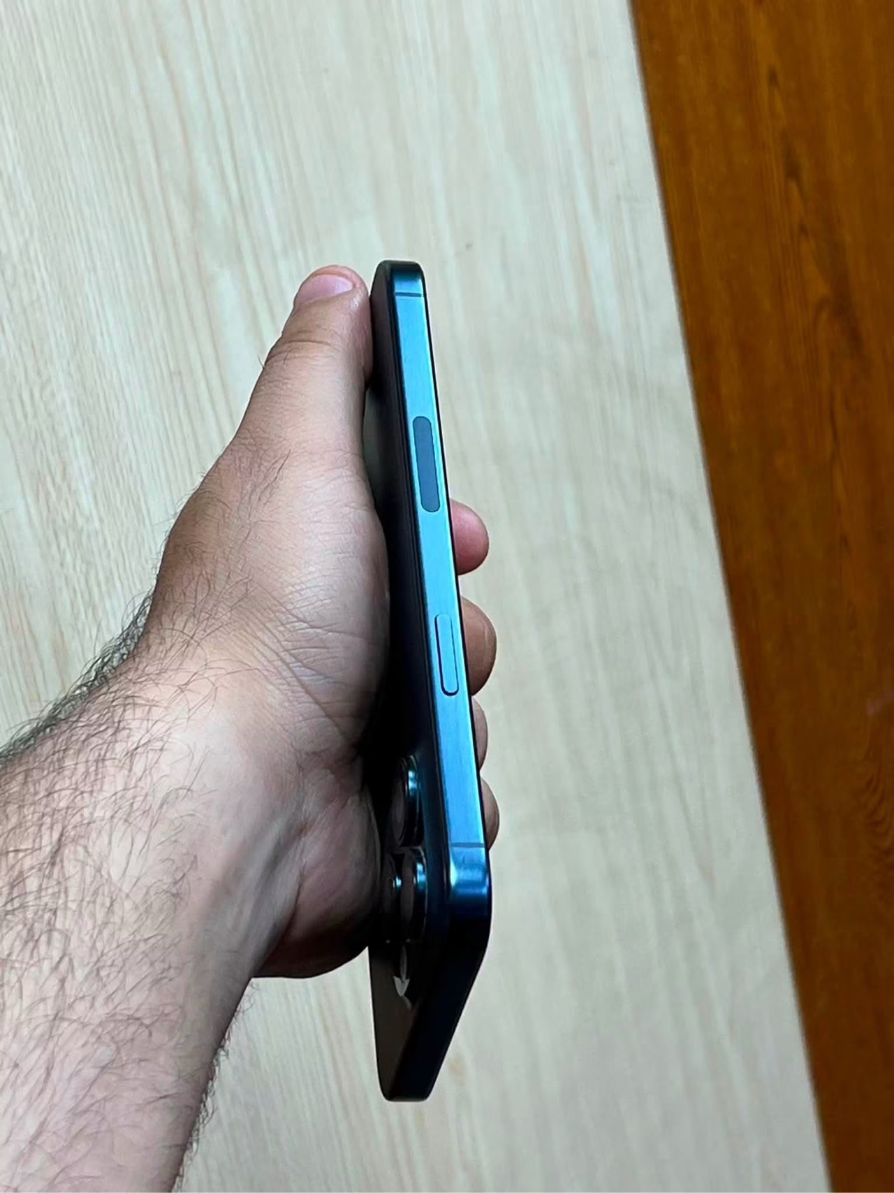 Apple 15pro max — 925,000 د.ع