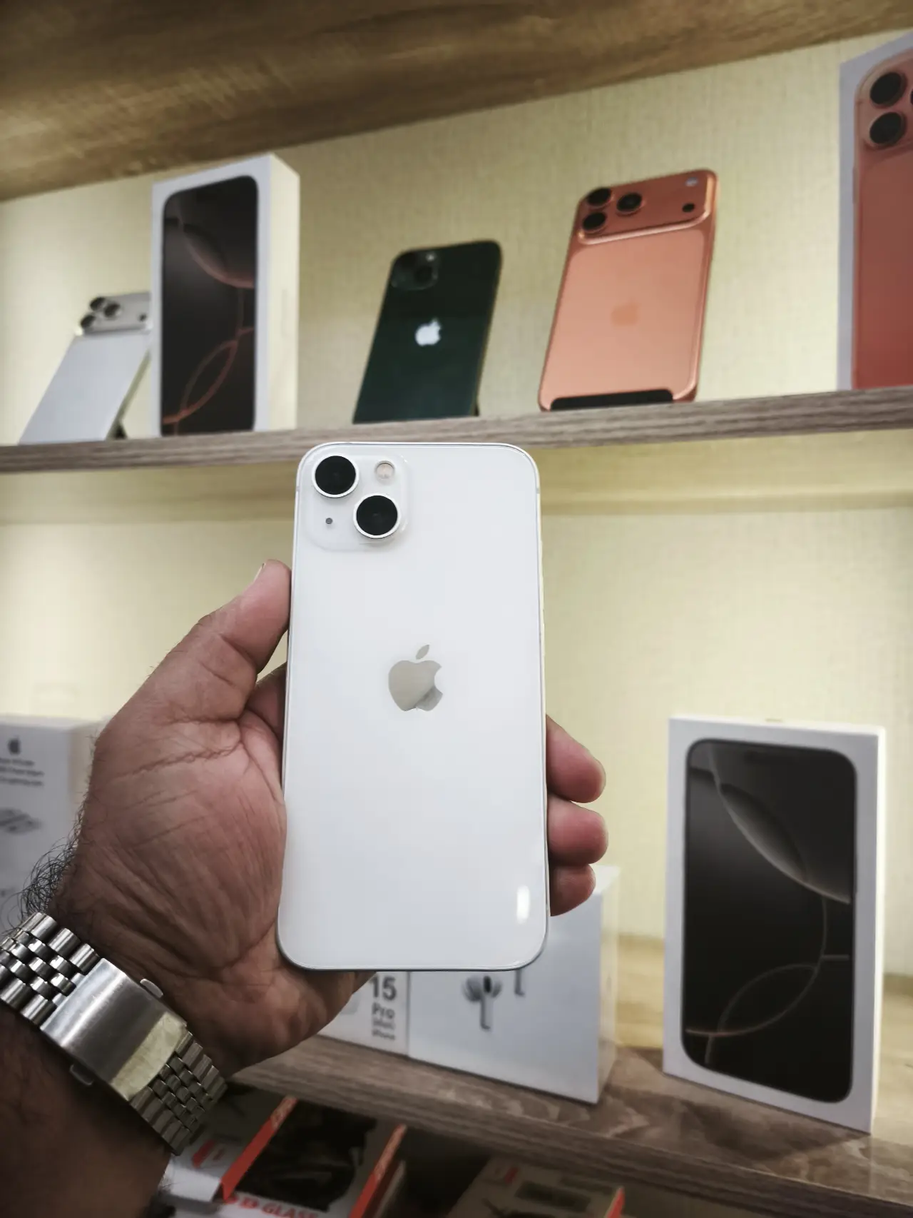 Apple iPhone 13