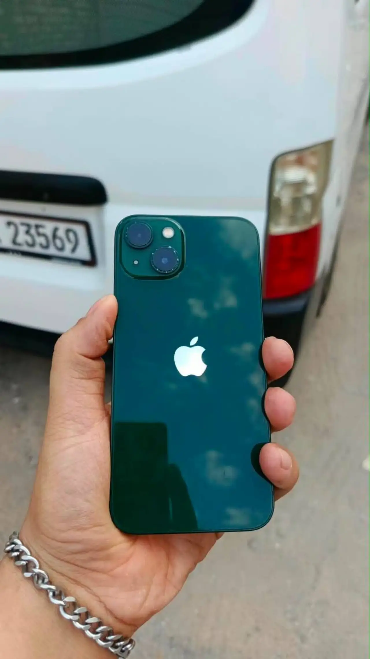 Apple iPhone 13 — 475,000 د.ع