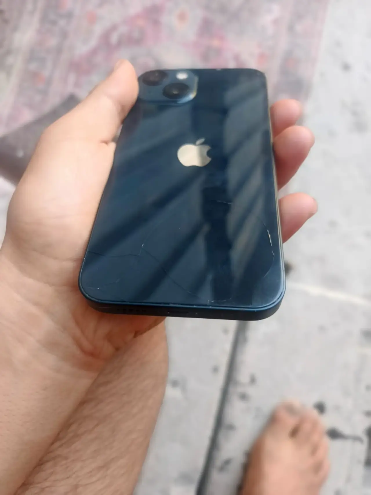 Apple iPhone 13 — 350,000 د.ع