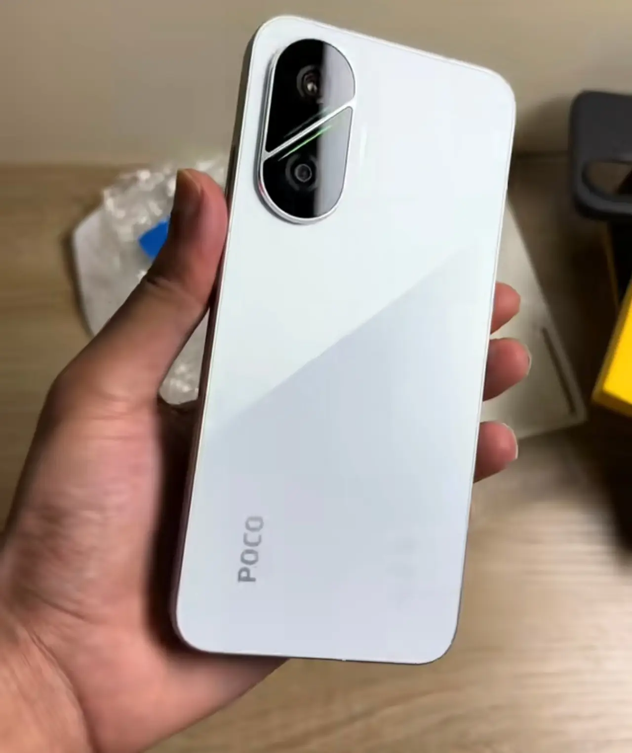 POCO F7 — 550,000 د.ع