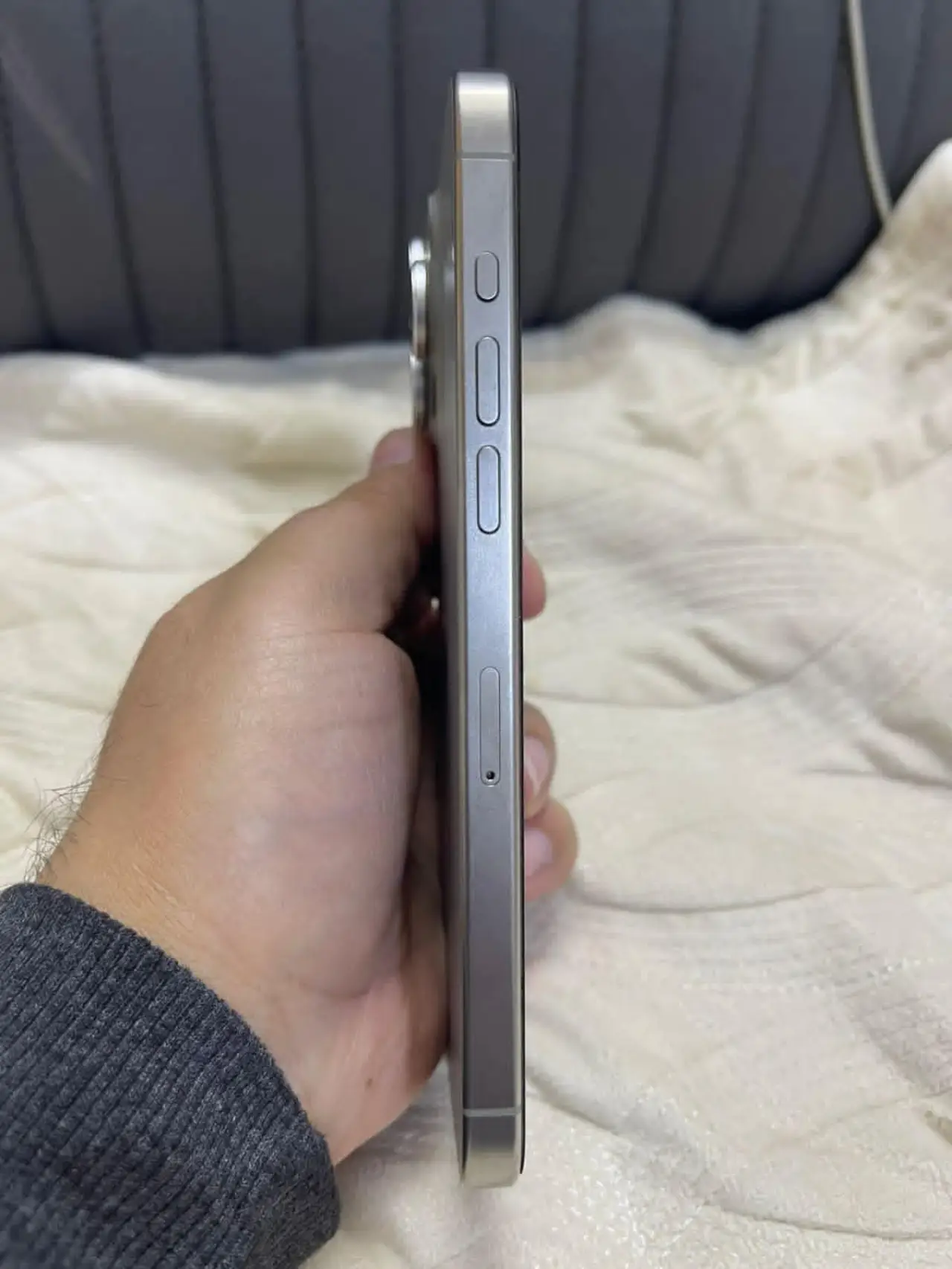 Apple iPhone 15 Pro Max — 700,000 د.ع
