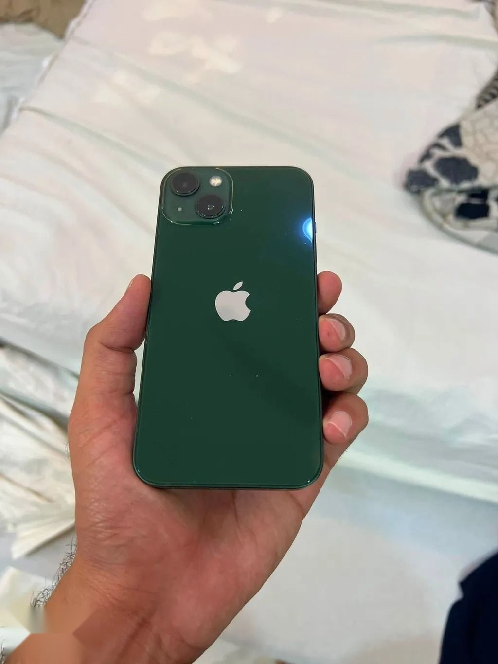 Apple iPhone 13