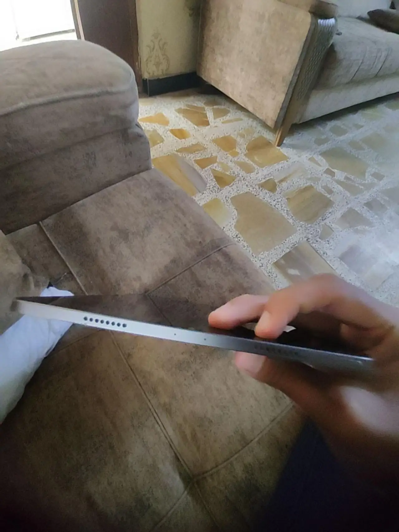 Apple ipad — 650,000 د.ع