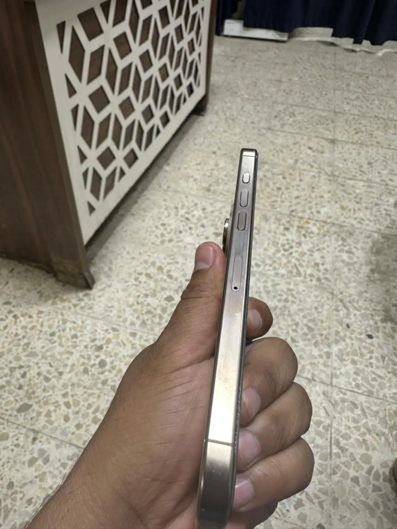 Apple iPhone 16 Pro Max — 1,600,000 د.ع