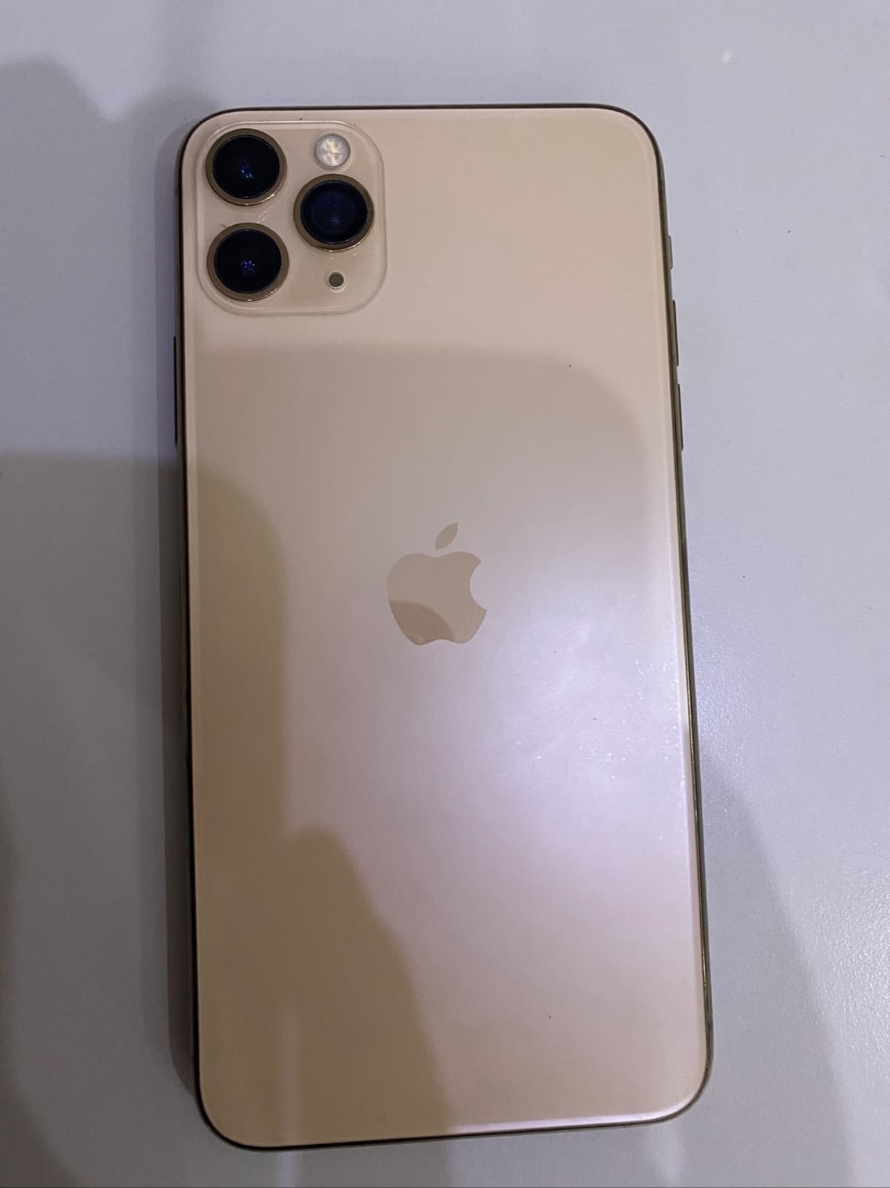 Apple 11 pro max — 350,000 د.ع