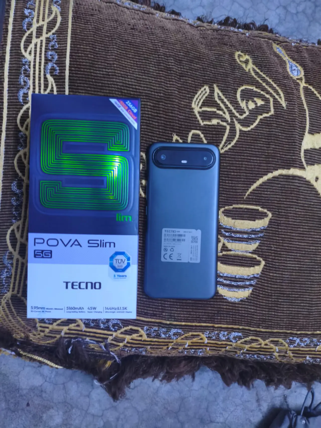 Tecno Pova slim 5G — 300,000 د.ع